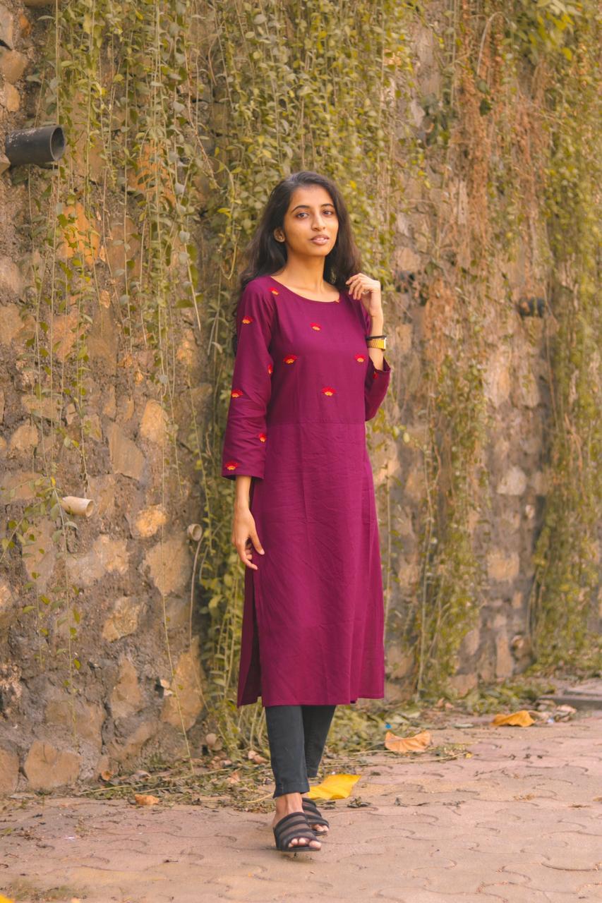 Jompers Women Purple Yoke Design Straight Kurta