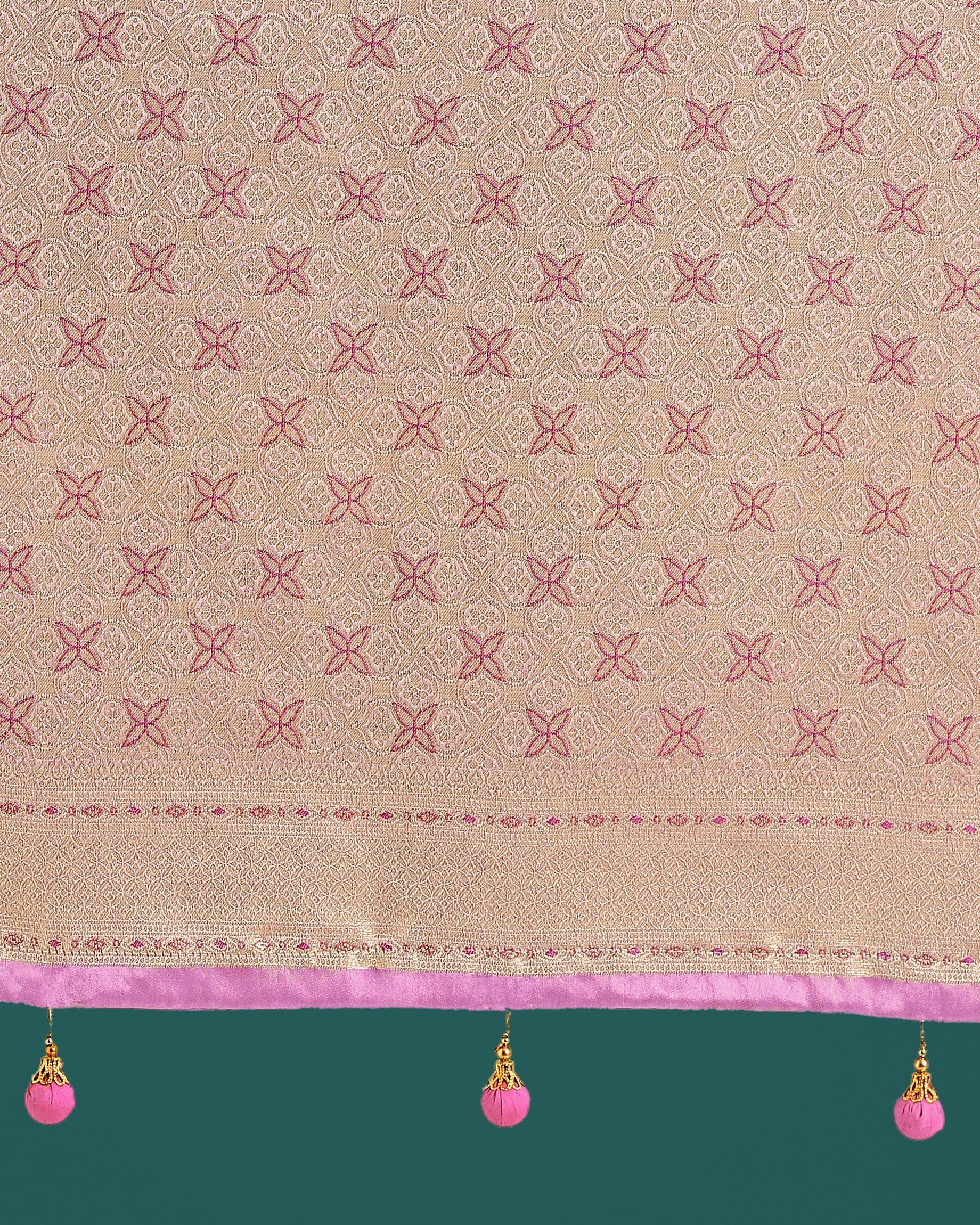Monjolika Fashion Wonderful Light Lilac Soft Banarasi Satin Silk Leheriya Design Saree | Swadesiicart