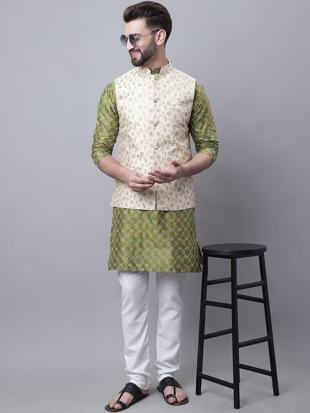 Sojanya M Ethnic Motifs Embroidered Thread Work Kurta With Churidar 