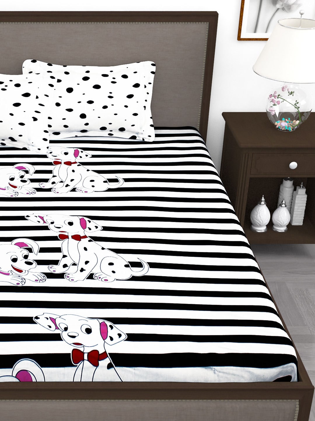 Story@home White & Black Cartoon Characters King Bedsheet with 2 Pillow Covers 