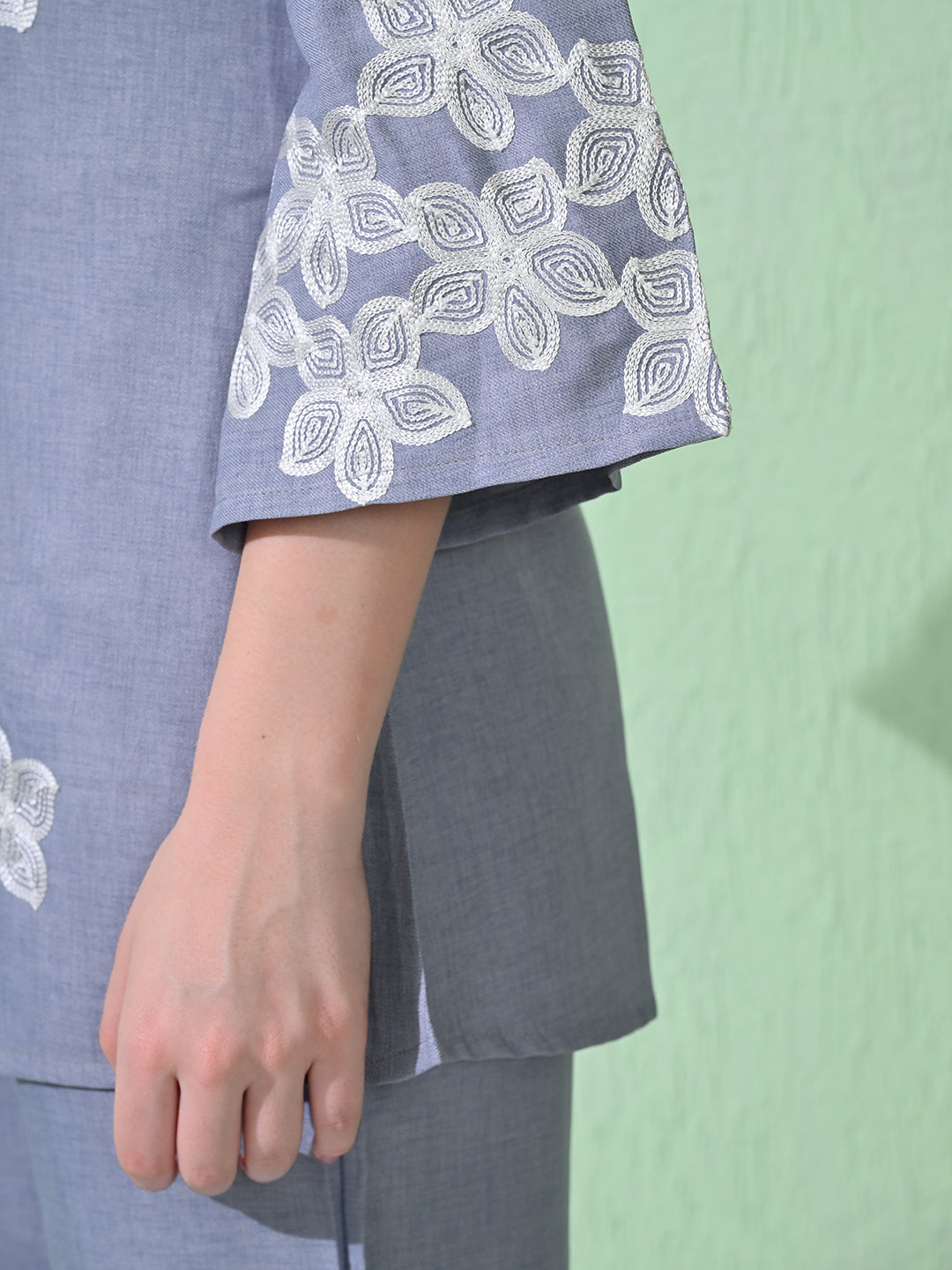 Myshka Women's Floral Embroidered SkyBlue Tunic with Trouser 
