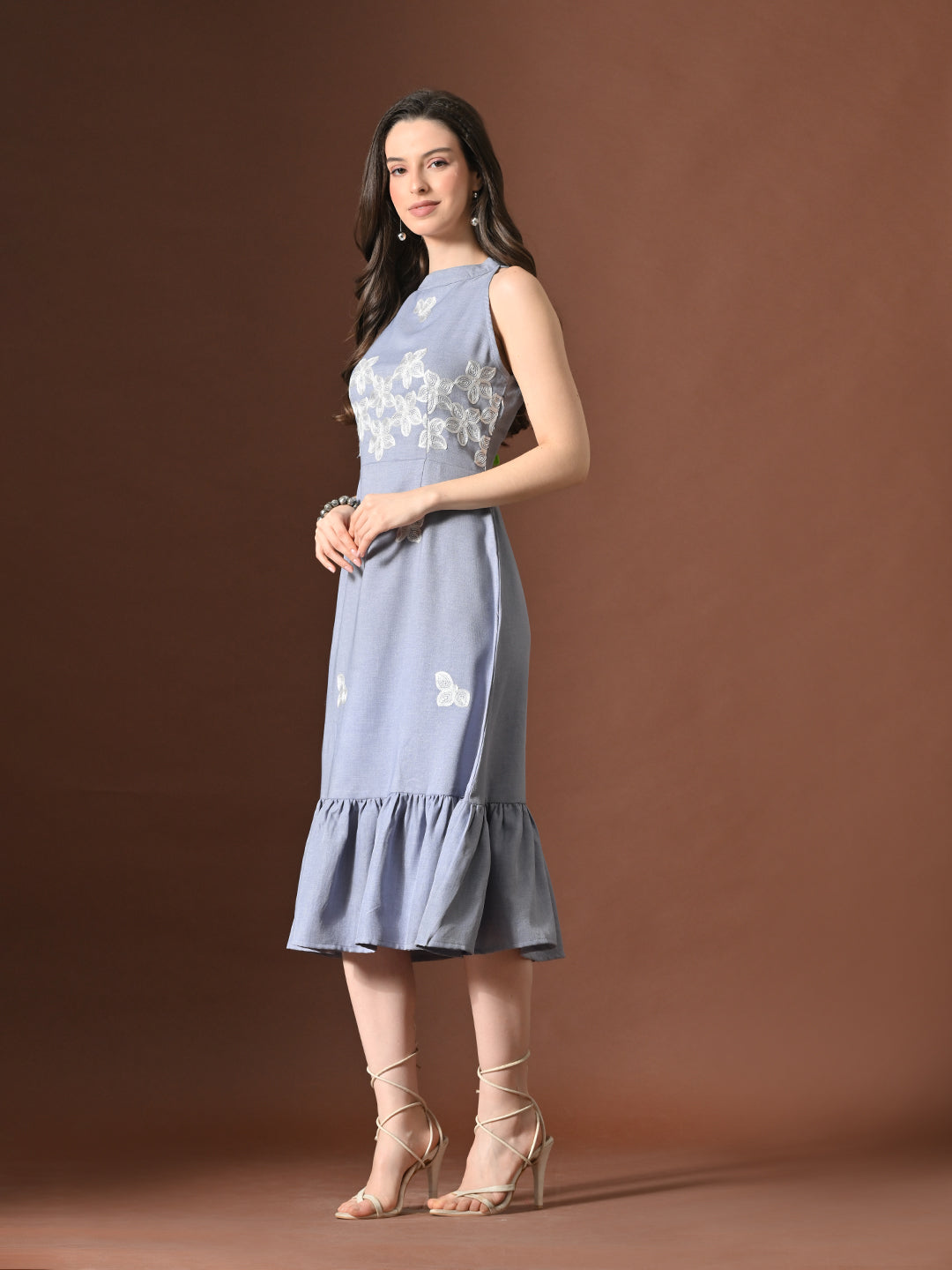 Myshka Women Floral Embroidered Halter Neck Linen A-Line Dress Sleeves