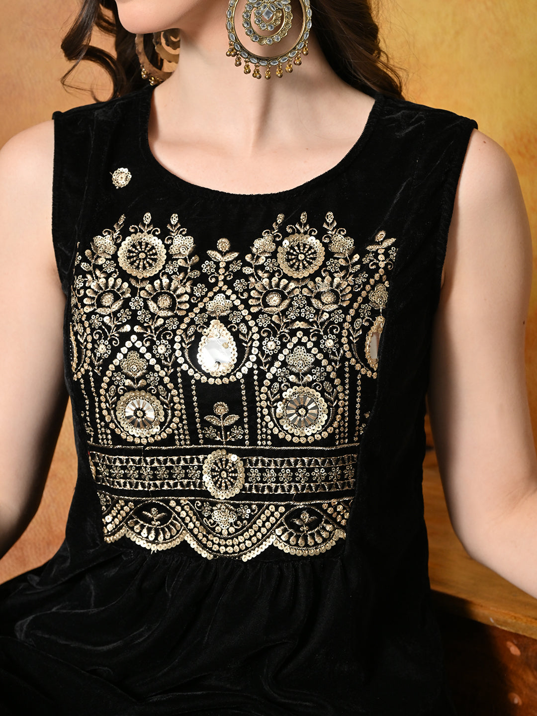 Myshka Women Black Velvet Embroidered Yoke Sleeveless Kurta Set