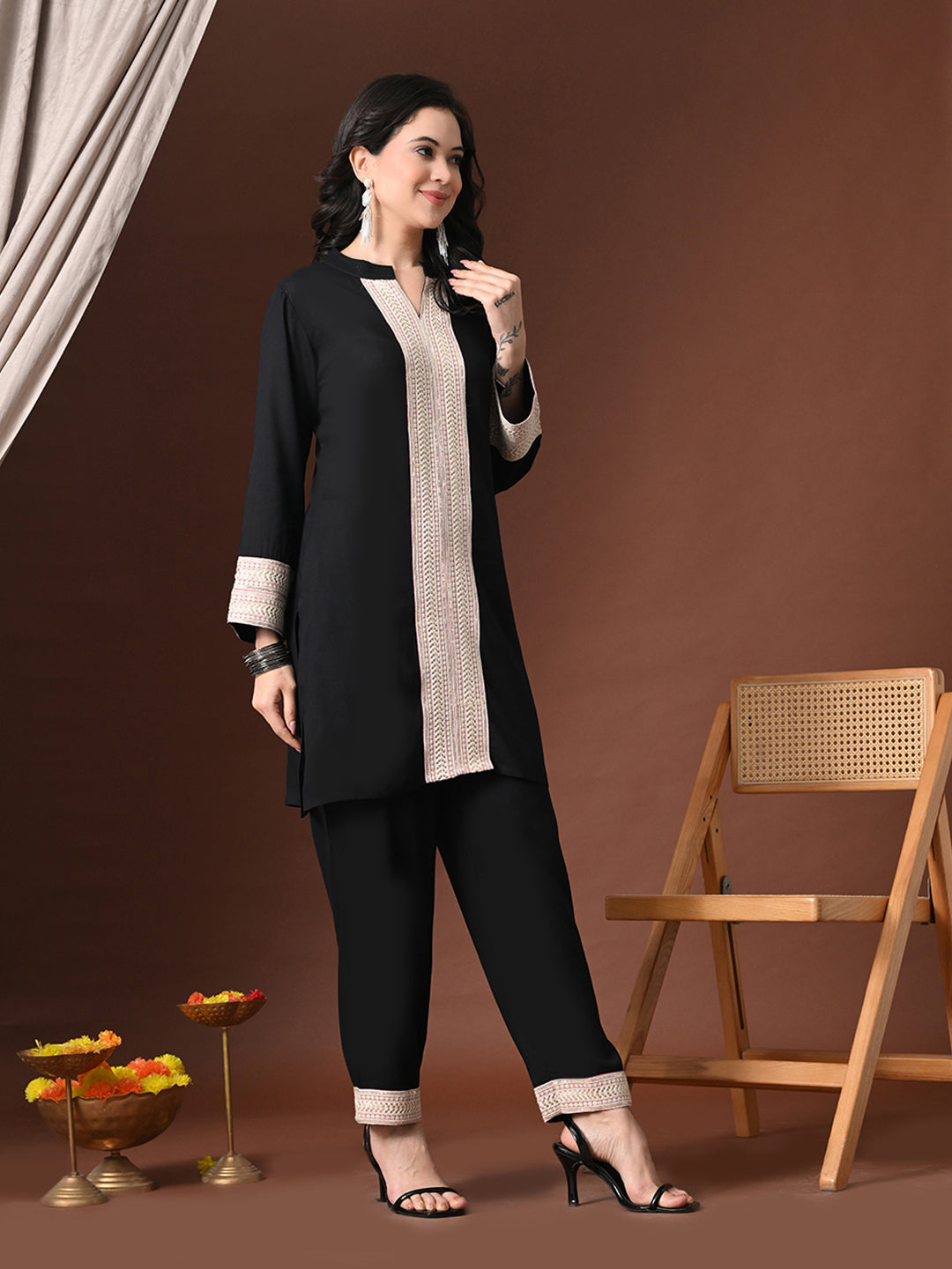 Myshka Women Black Rayon Three-Forth Sleeve Kurta with Trouser