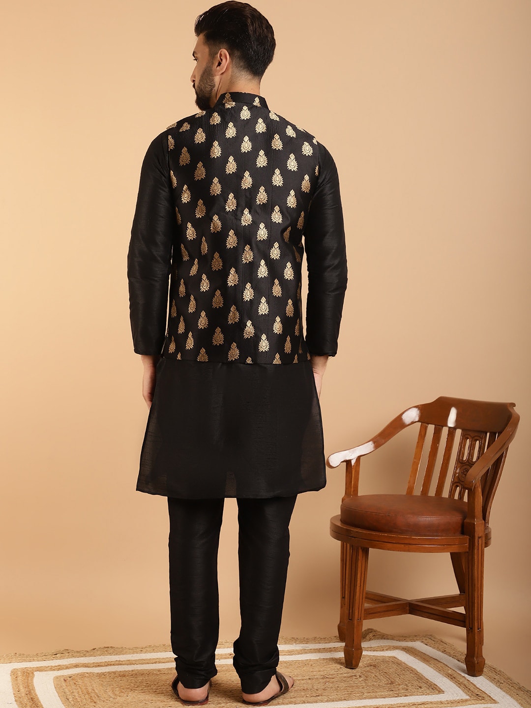 Sojanya Band Collar Regular Kurta & Churidar With Nehru Collar 