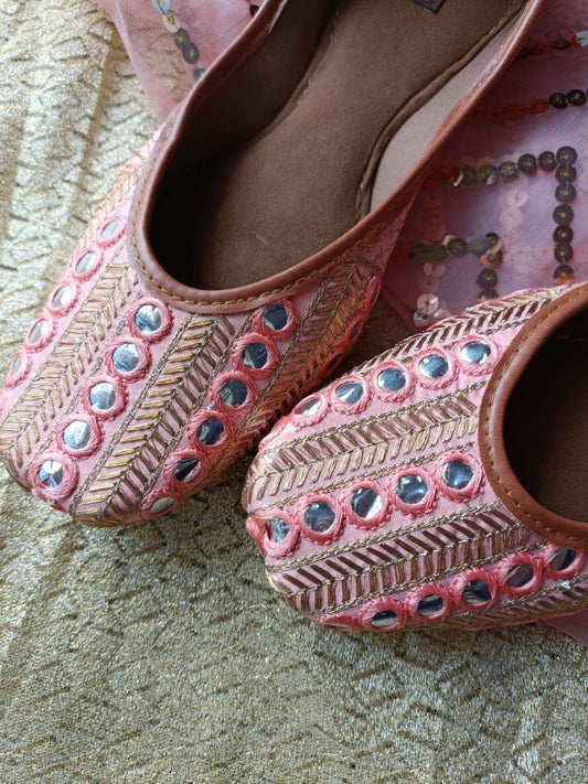 Desi Colour Women Indian Ethnic Footwear-Peach Embroidery
