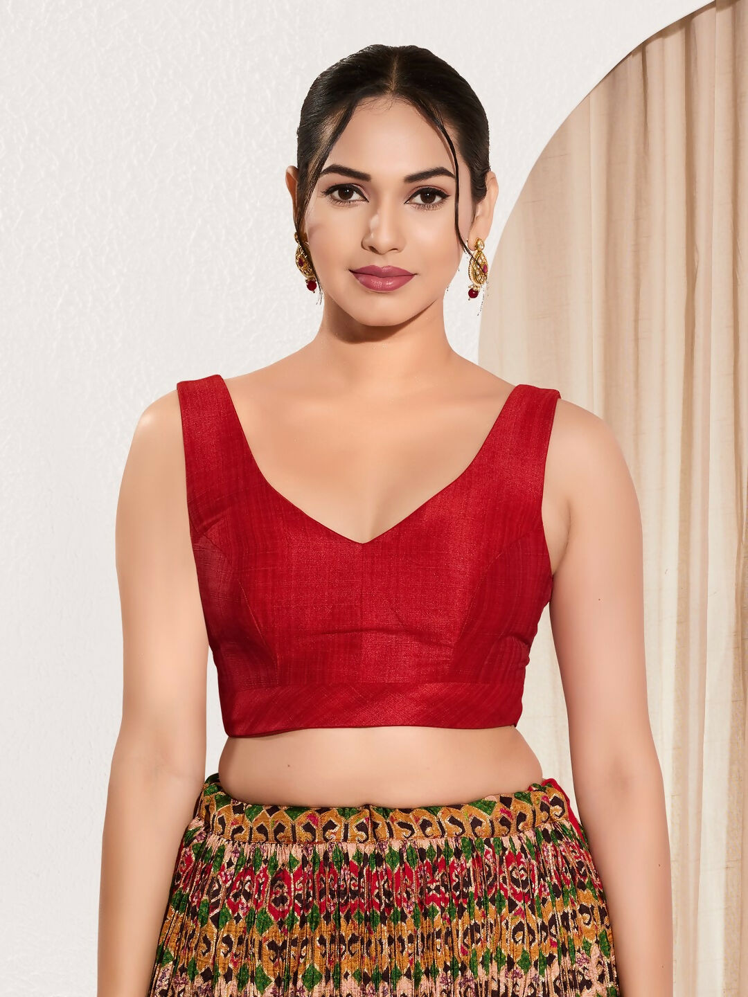 Joban Fashion Red Mulberry Silk Padded Blouse With Round Neck Sleeveless