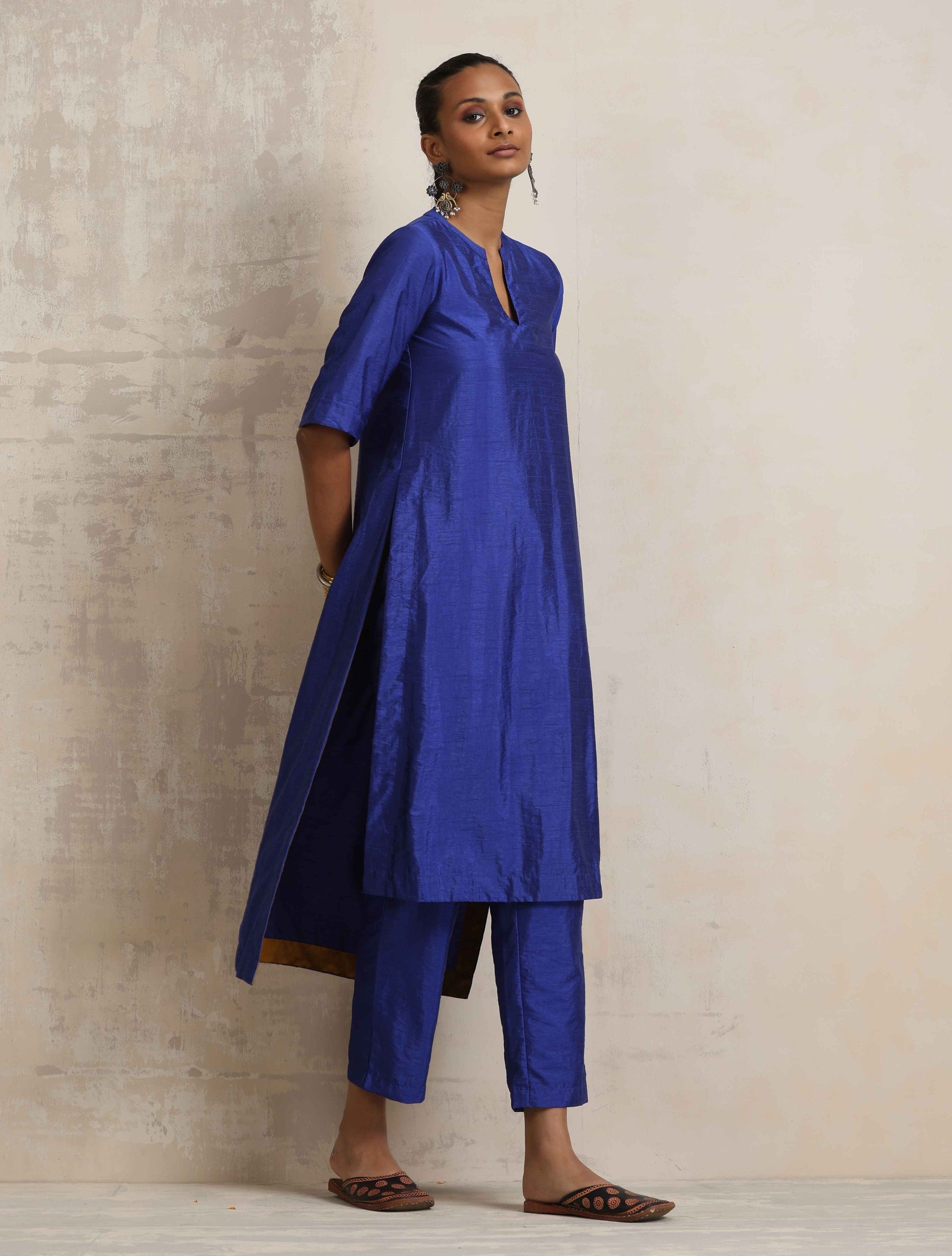 trueBrowns Blue Silk High Slit Kurta Set 