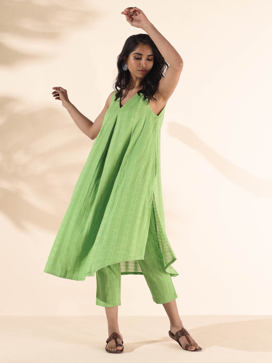 trueBrowns Green Cotton Dobby Sleeveless Kurta Pant Set 