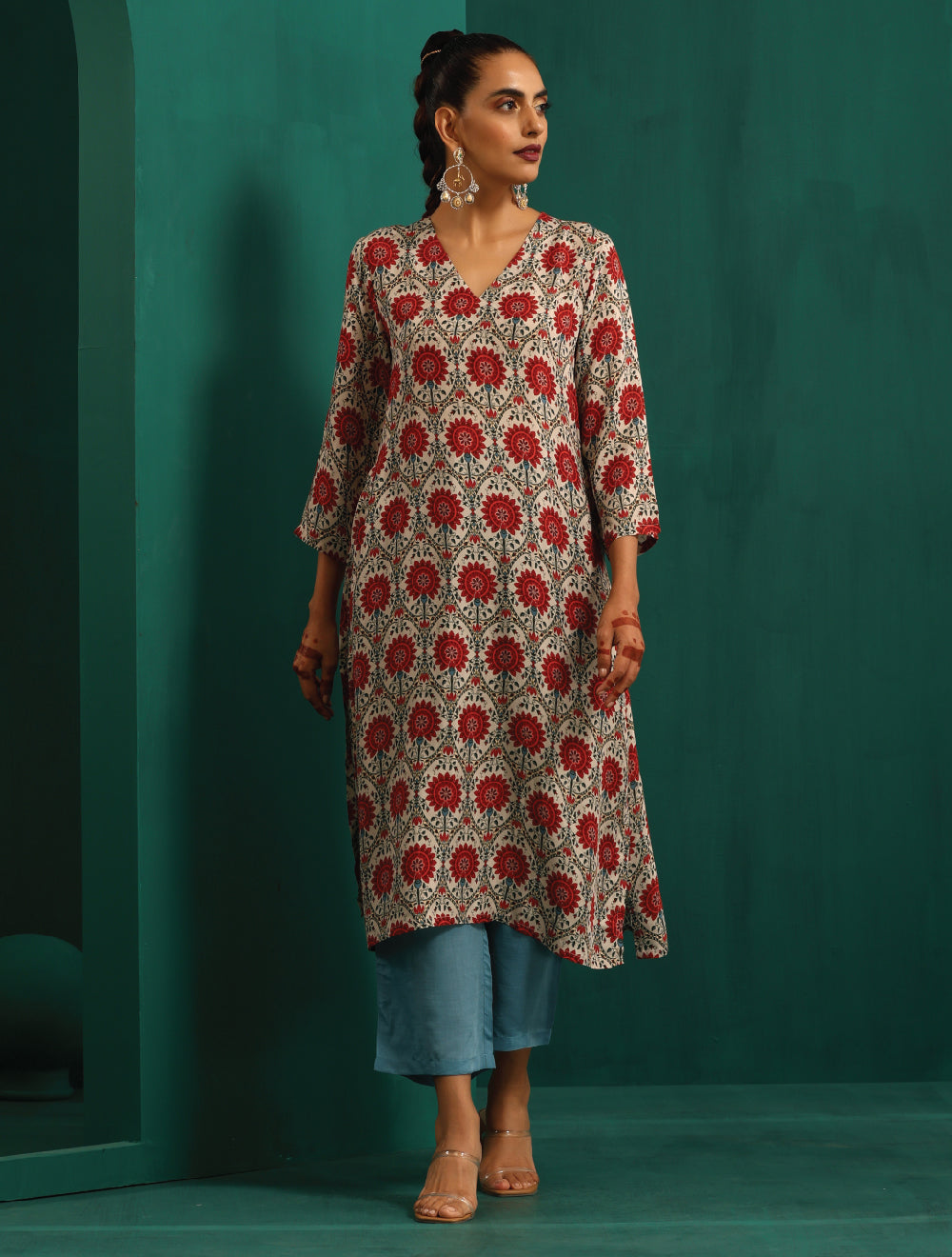 trueBrowns Ivory Red Circle Floral Muslin Silk Printed V-Neck Kurta Pant Set 