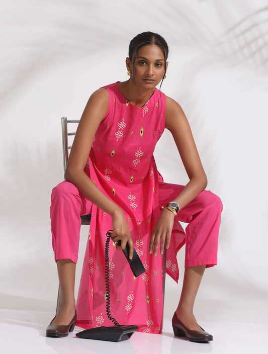 trueBrowns Pink Cotton Print Sleeveless Kurta Set