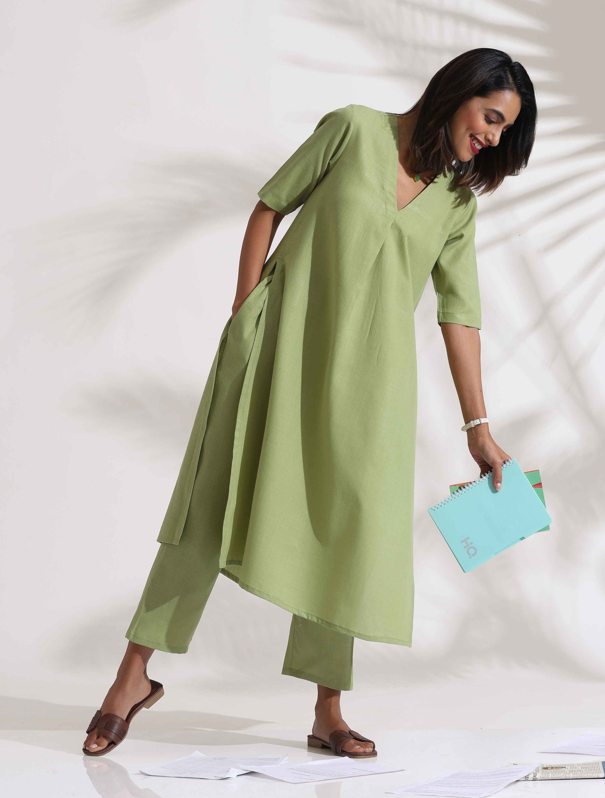 trueBrowns Green Slub Kurta Set 