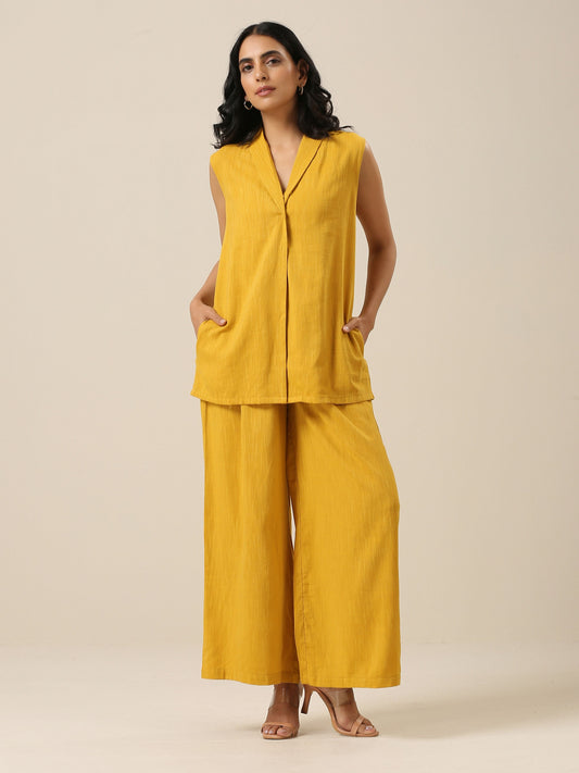 trueBrowns Mustard Yellow Slub Texture Sleevesless Jacket Pant Set 