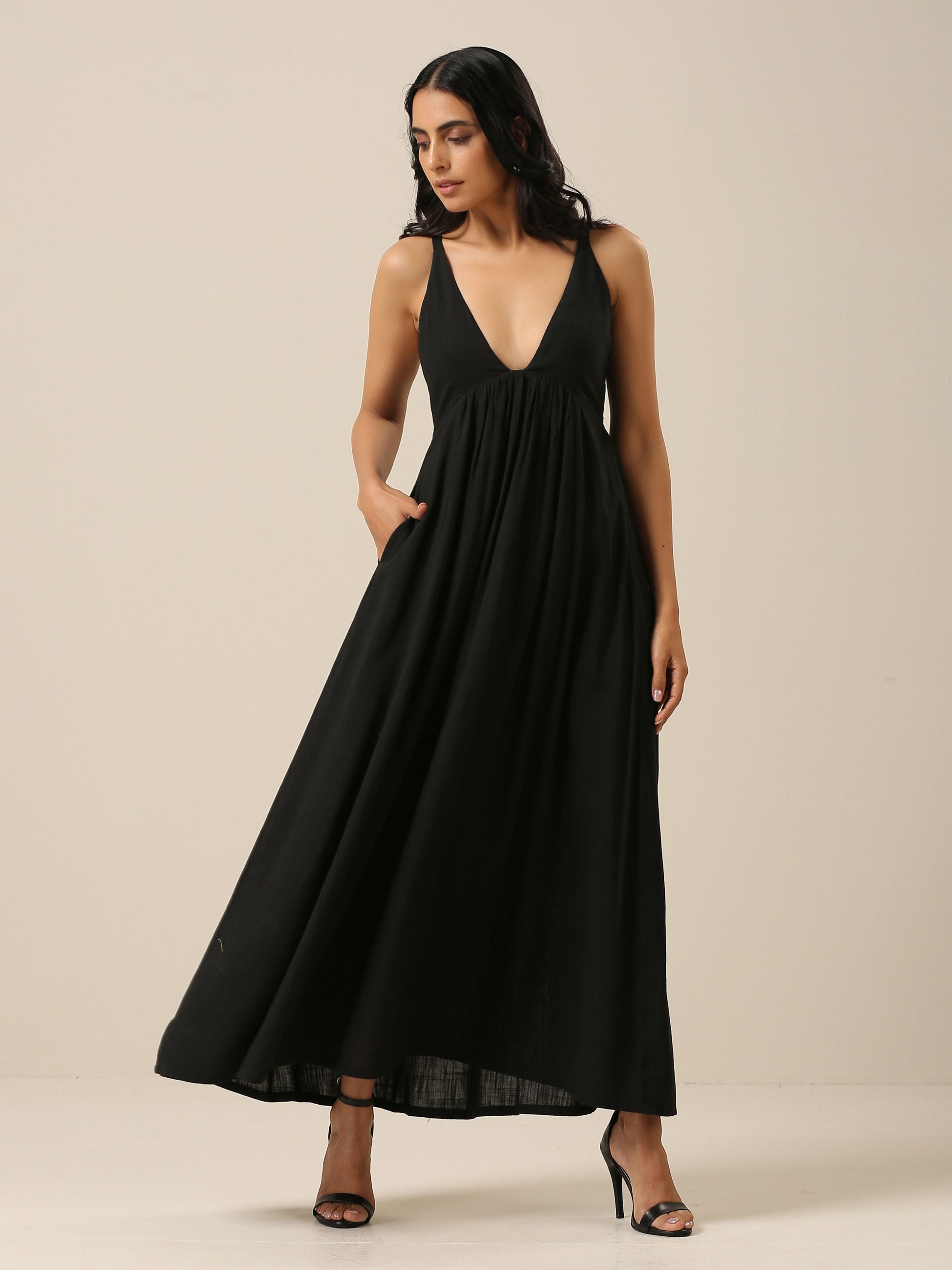 trueBrowns Black Slub Texture Sleeveless Dress 