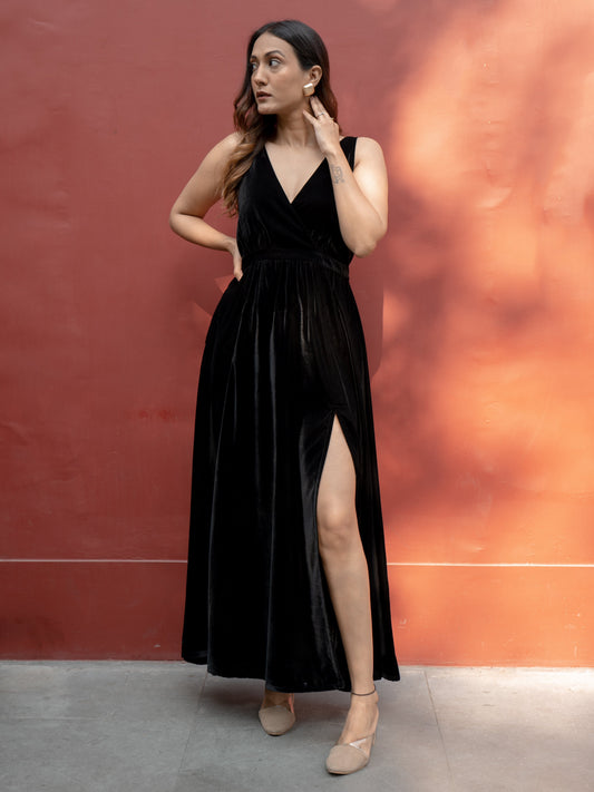trueBrowns Black Velvet Sleeveless Dress 