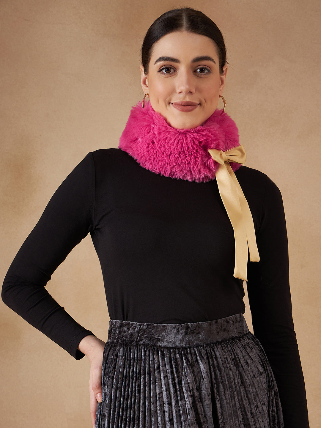 InWeave Women's Light Pink Fur Neckpiece 