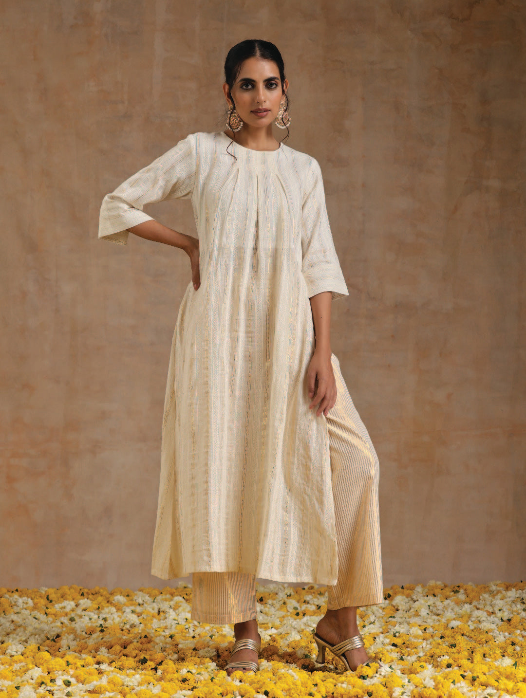 trueBrowns Ivory Gold Cotton Neck Pleat Kurta Set 