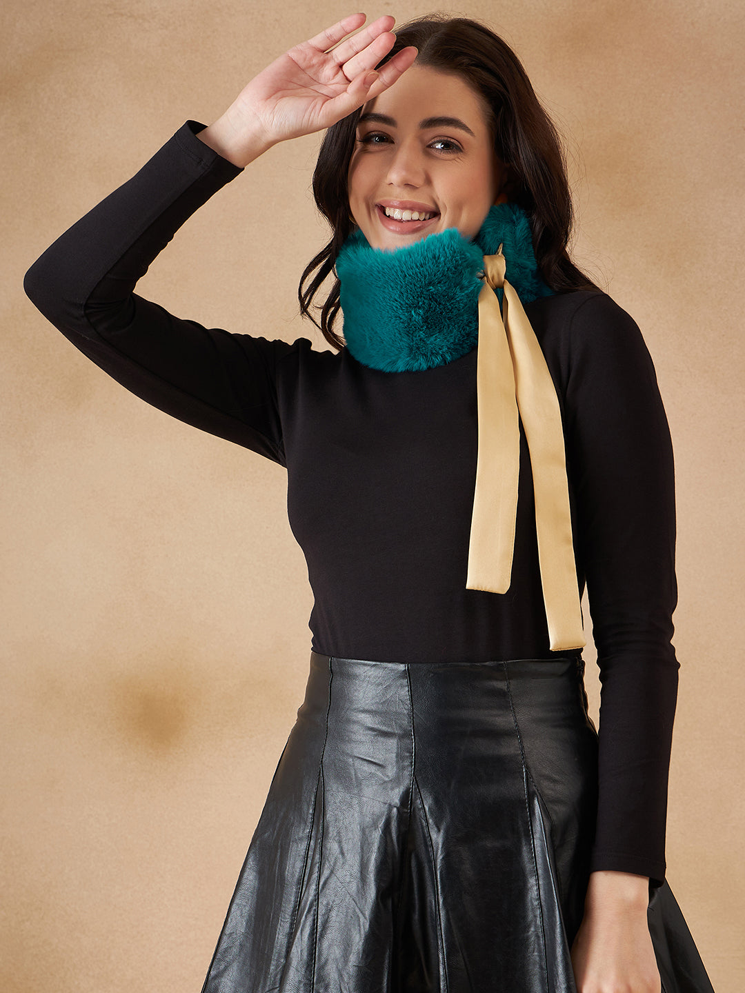 InWeave Women's Cyan Blue Fur Neckpiece 