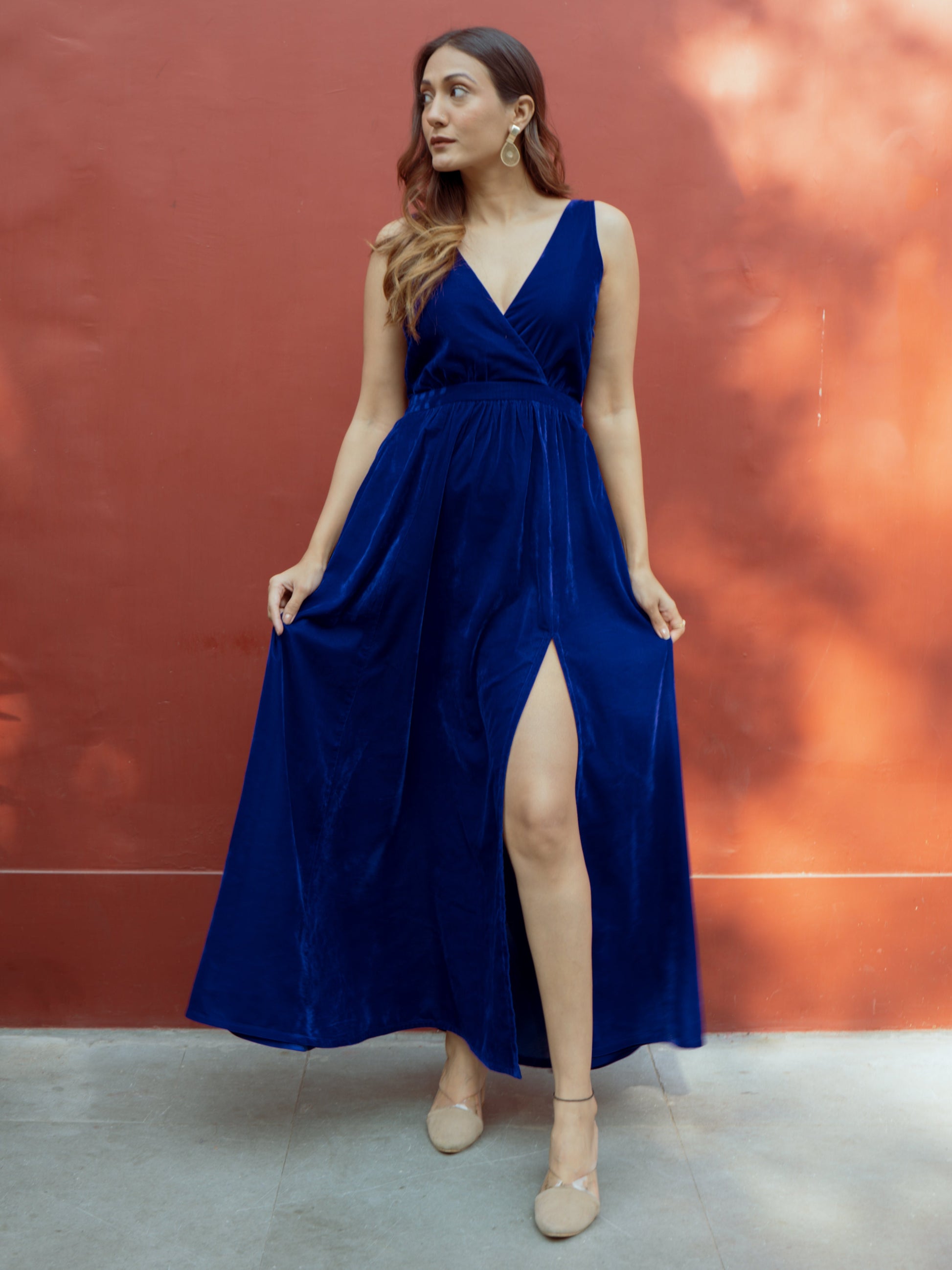 trueBrowns Blue Velvet Sleeveless Dress 