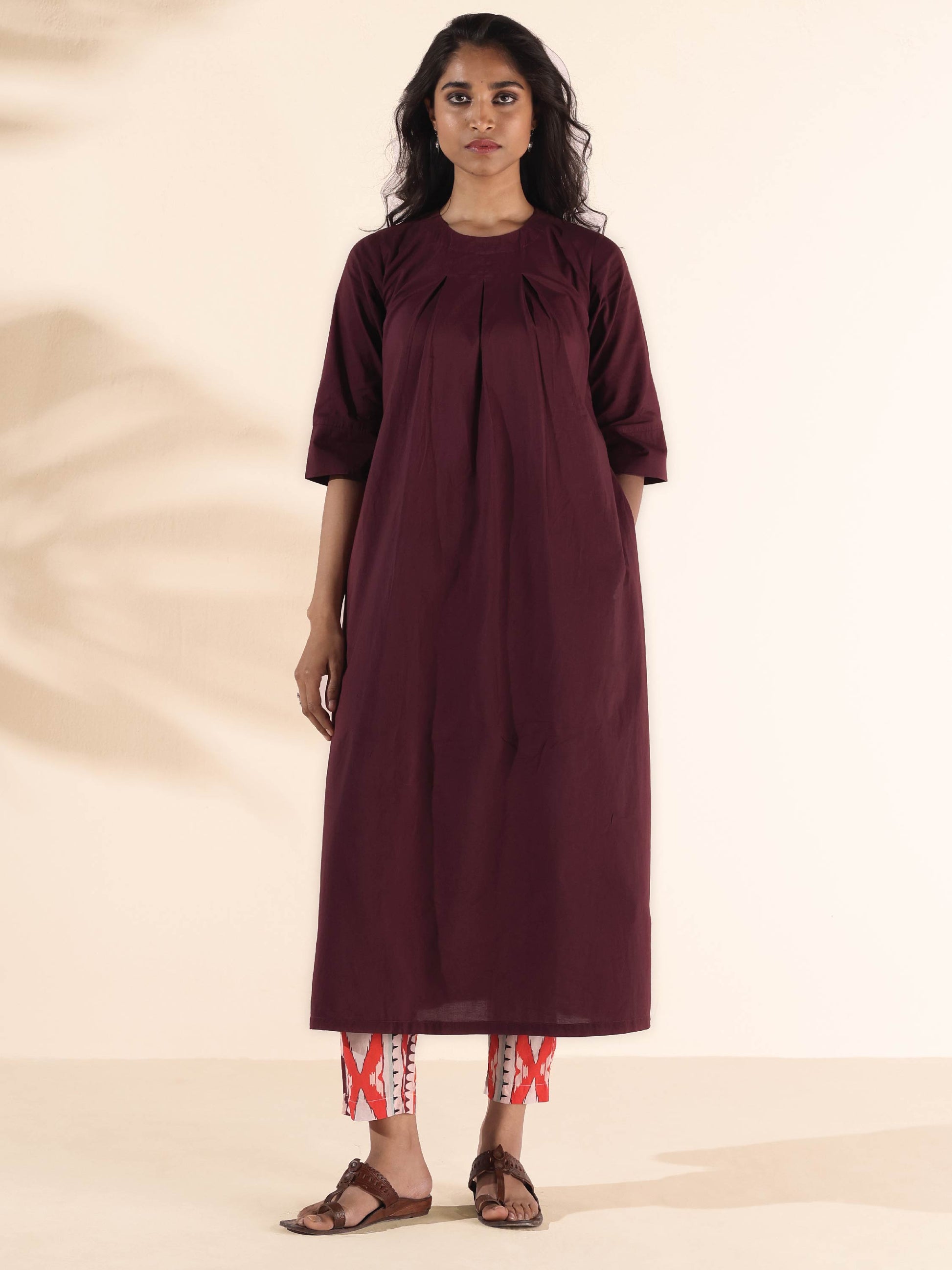 trueBrowns Maroon Cotton Ikat Slit Kurta Pant Set 