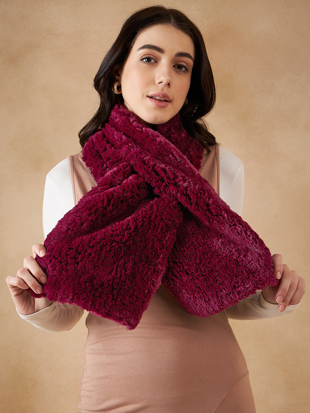 InWeave Women's Burgundy Faux Fur Neck Warmer 