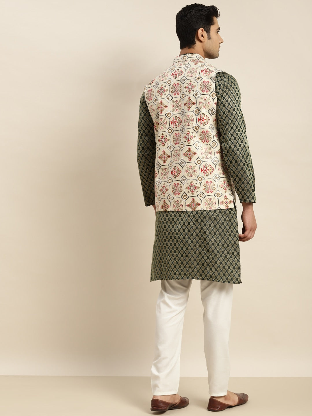 Sojanya Men Green Ethnic Motifs Kurta with Churidar & Nehru Jacket 