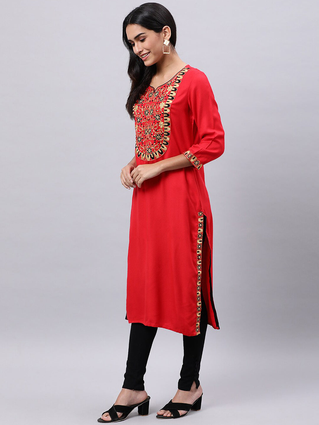Souchii Women Ethnic Motifs Yoke Design Mirror Work Kurta