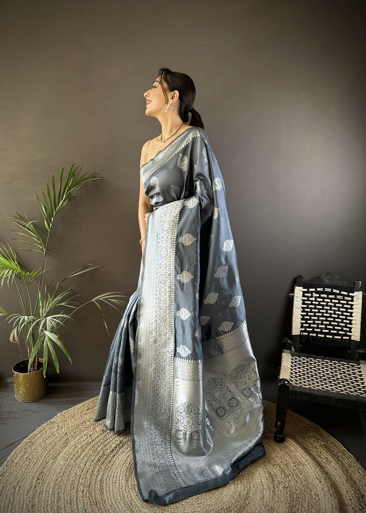 Joban Fashion Grey Floral Motifs Soft Silk Banarasi Saree