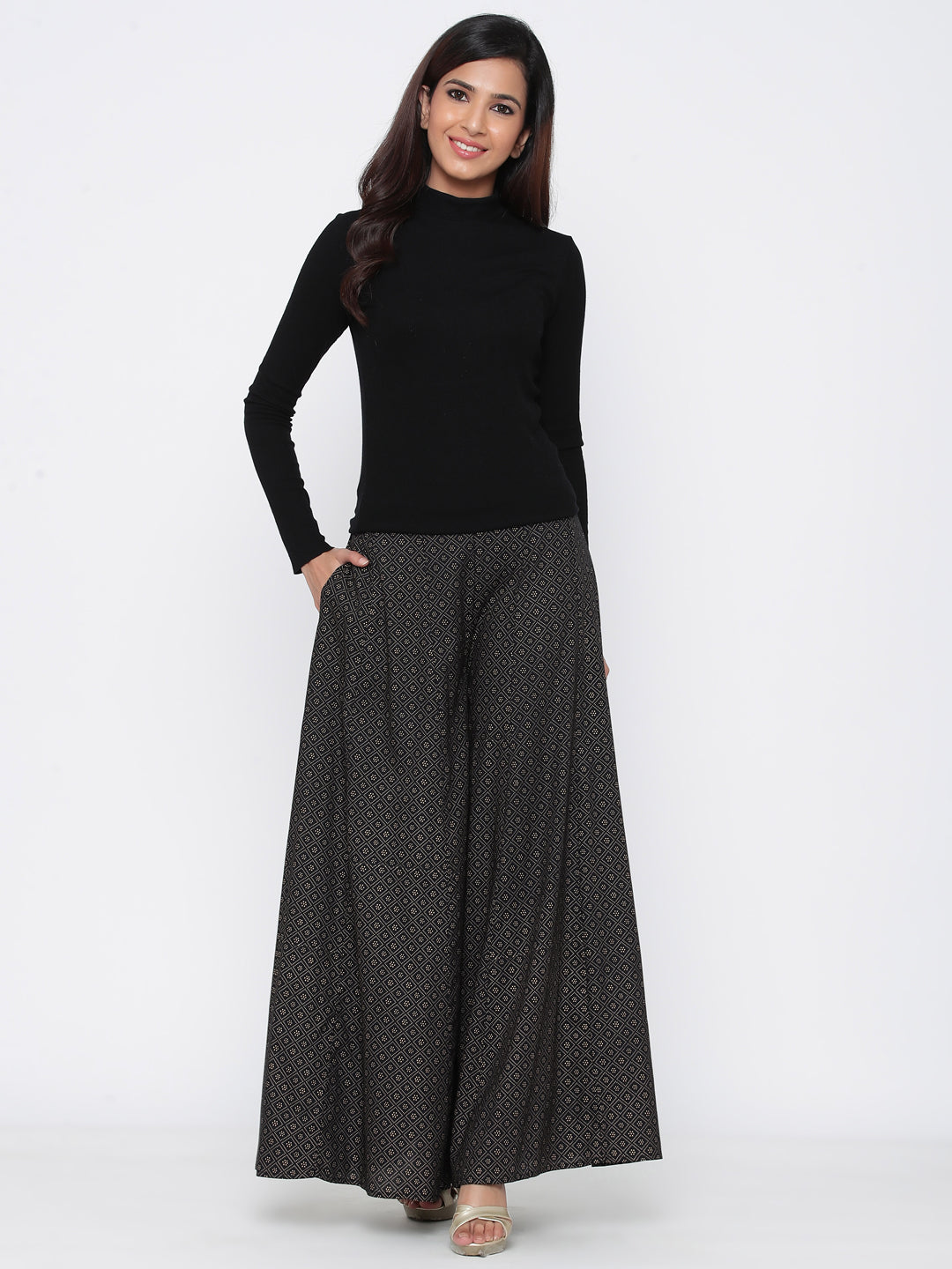 Juniper Women Black Rayon Printed Flared Palazzo 