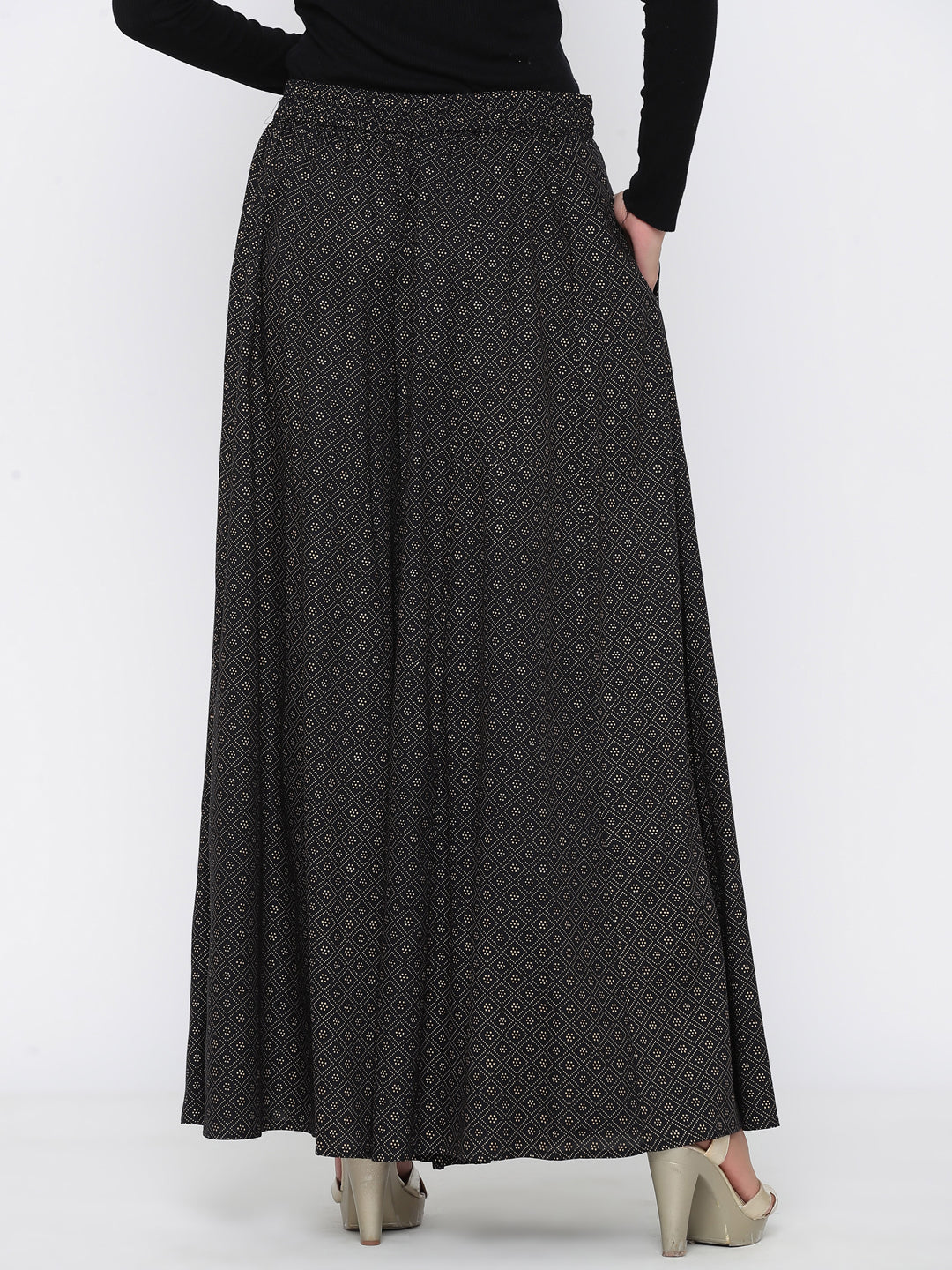 Juniper Women Black Rayon Printed Flared Palazzo 