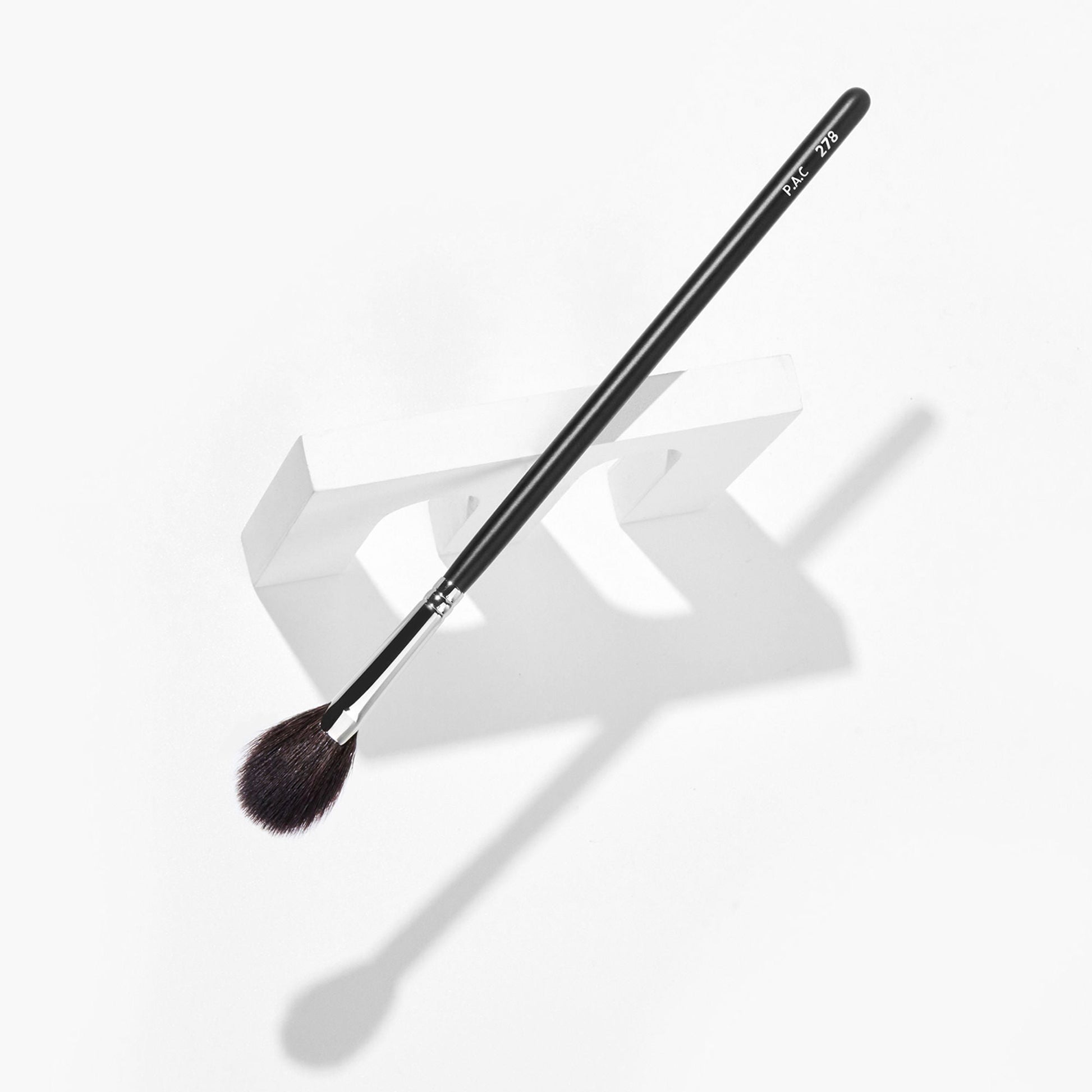 PAC Studio Highlighter Brush 278 - Medium Highlighter Brush, Soft Natural Bristles,