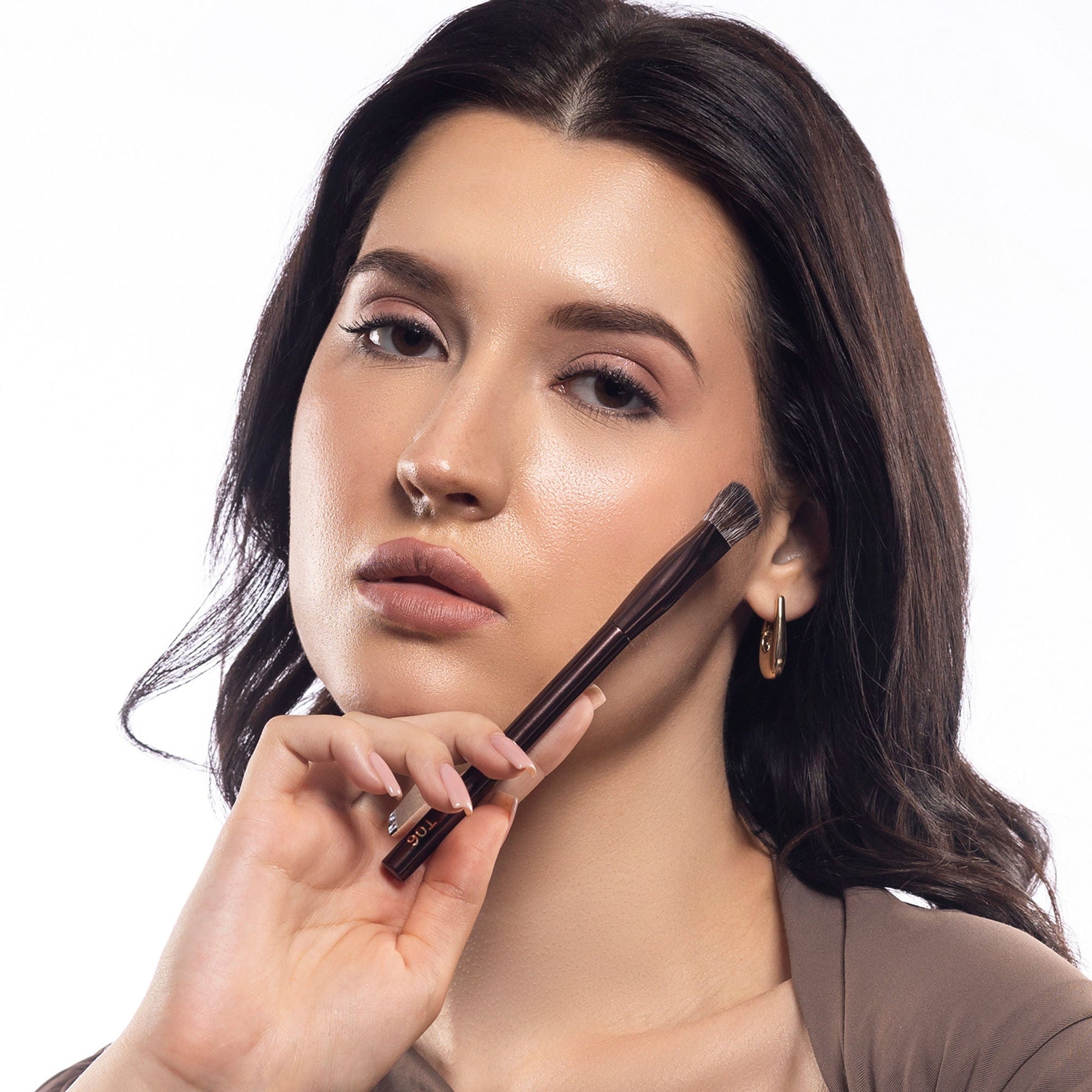 PAC Studio T06 Expert Concealer Brush - Flat Angled Densely Packed Bristles Perfect for Precise Application