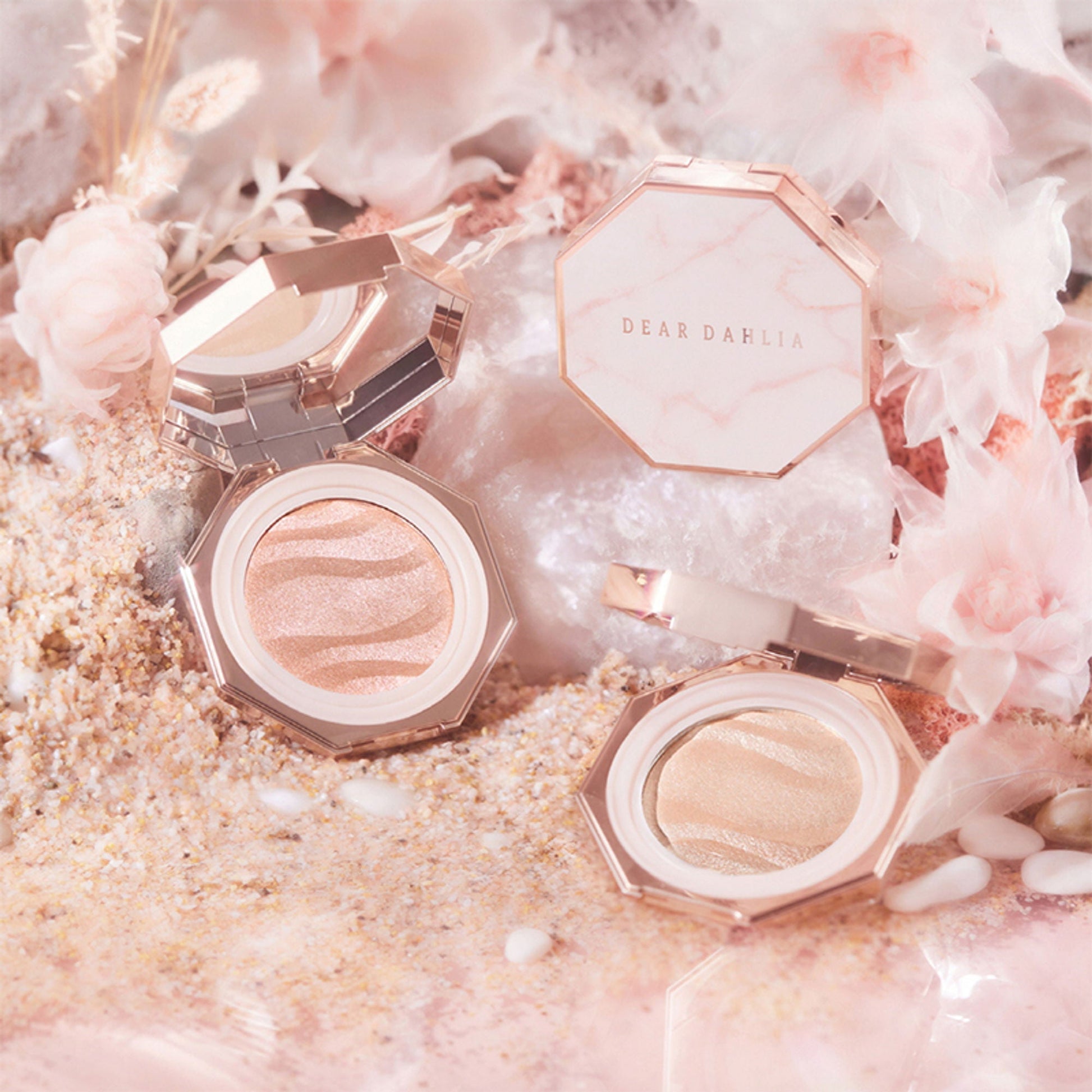 Dear Dahlia Blooming Edition Endless Glow Illuminator - Oasis