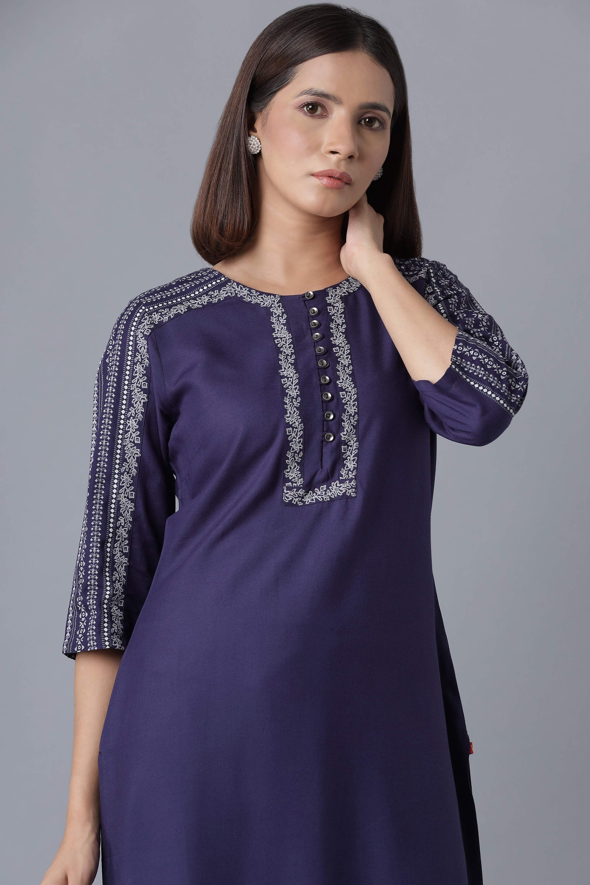 W for Woman Blue Embroidered Straight kurta