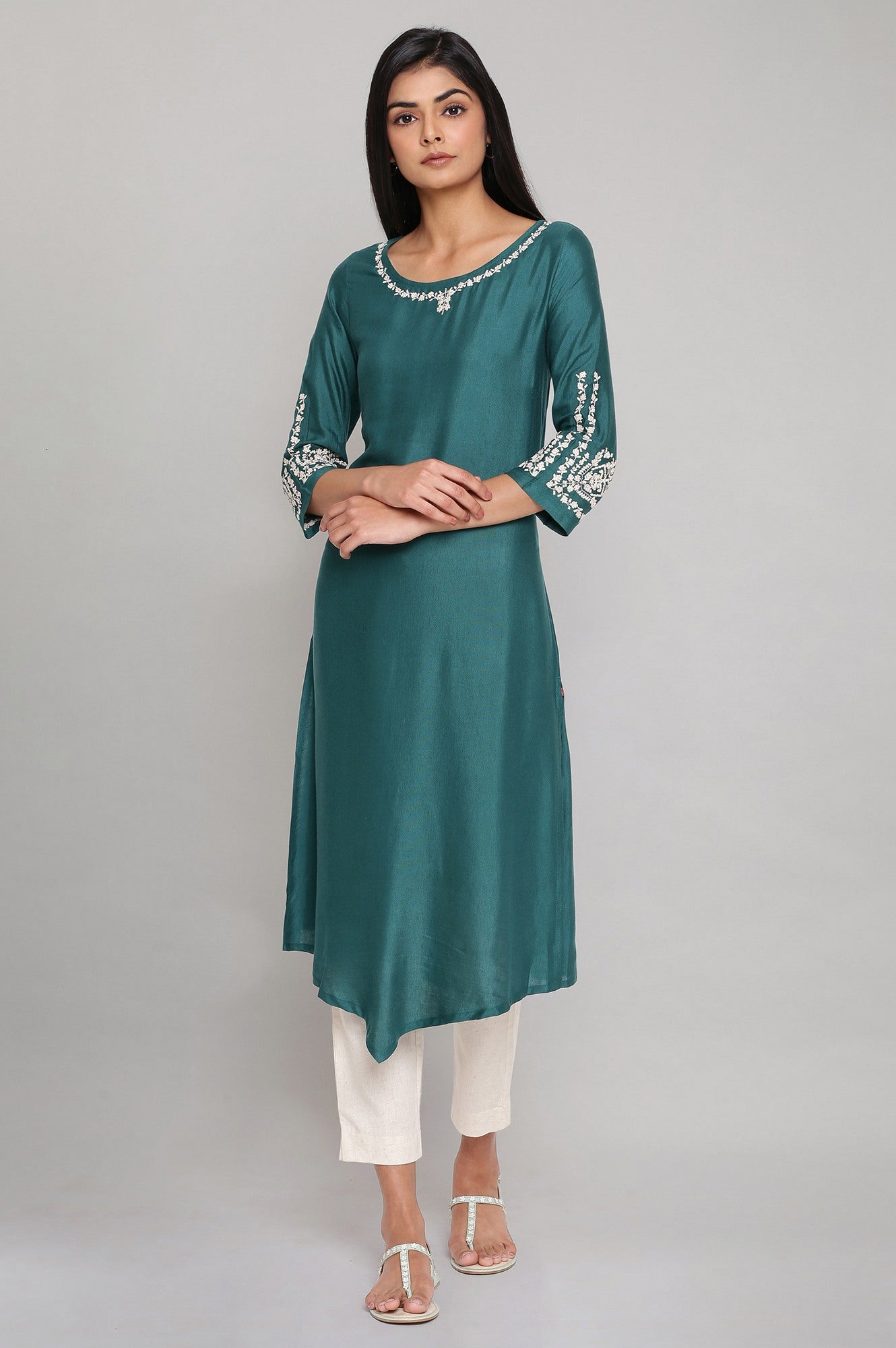 W for Woman Green Embroidered Straight kurta