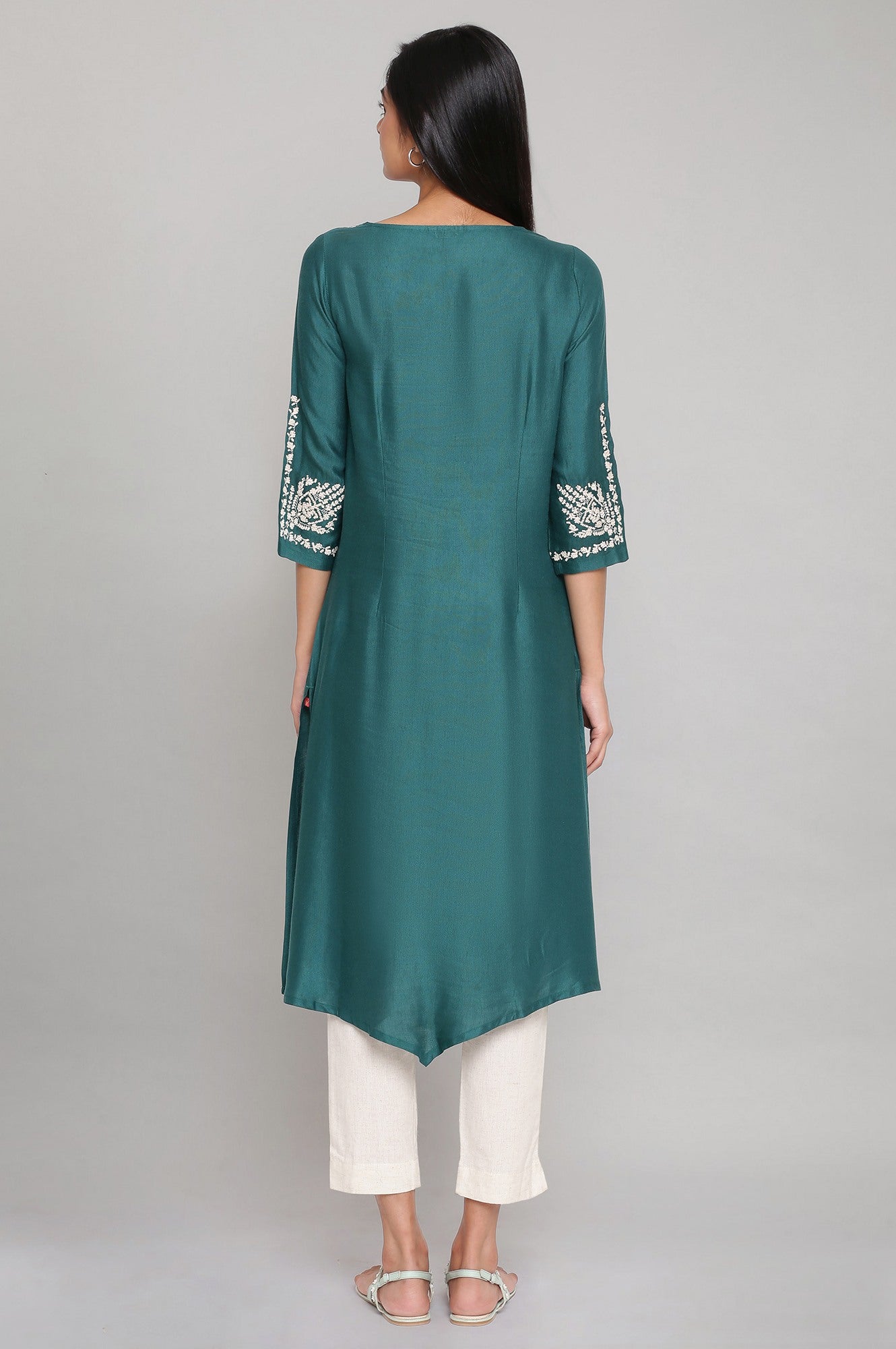 W for Woman Green Embroidered Straight kurta