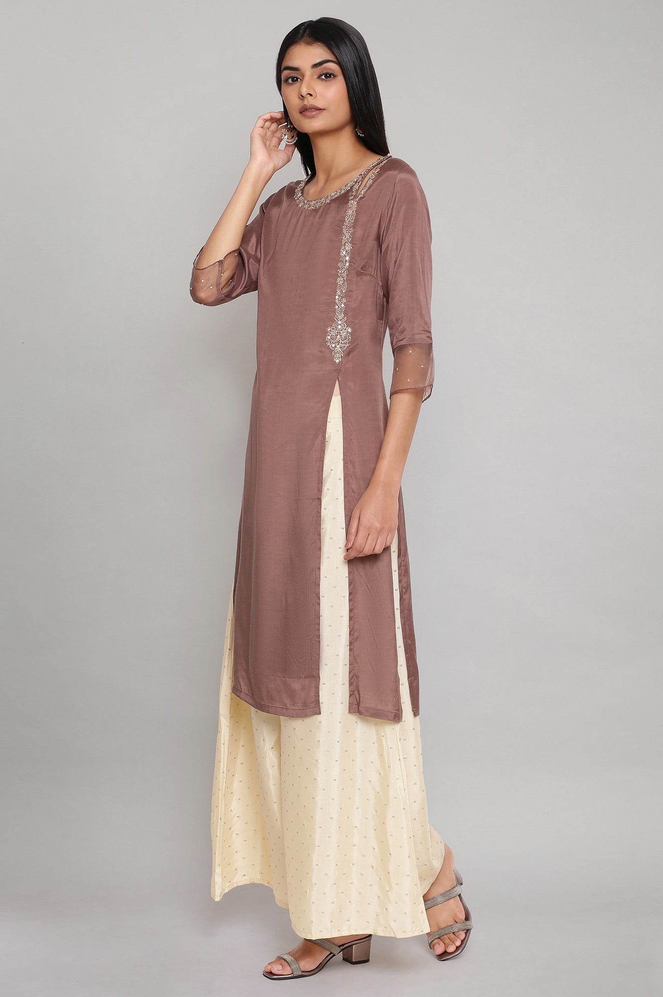 W for Woman Purple Embroidered kurta-Flared Pants Set
