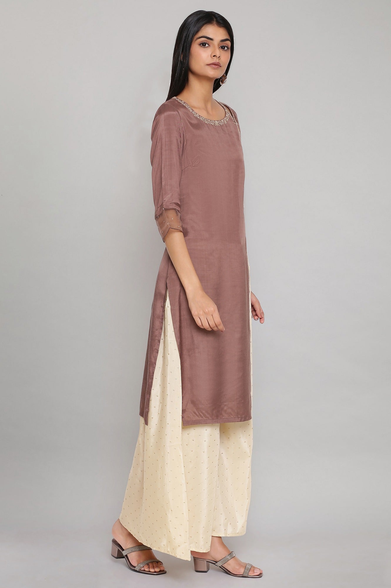 W for Woman Purple Embroidered kurta-Flared Pants Set