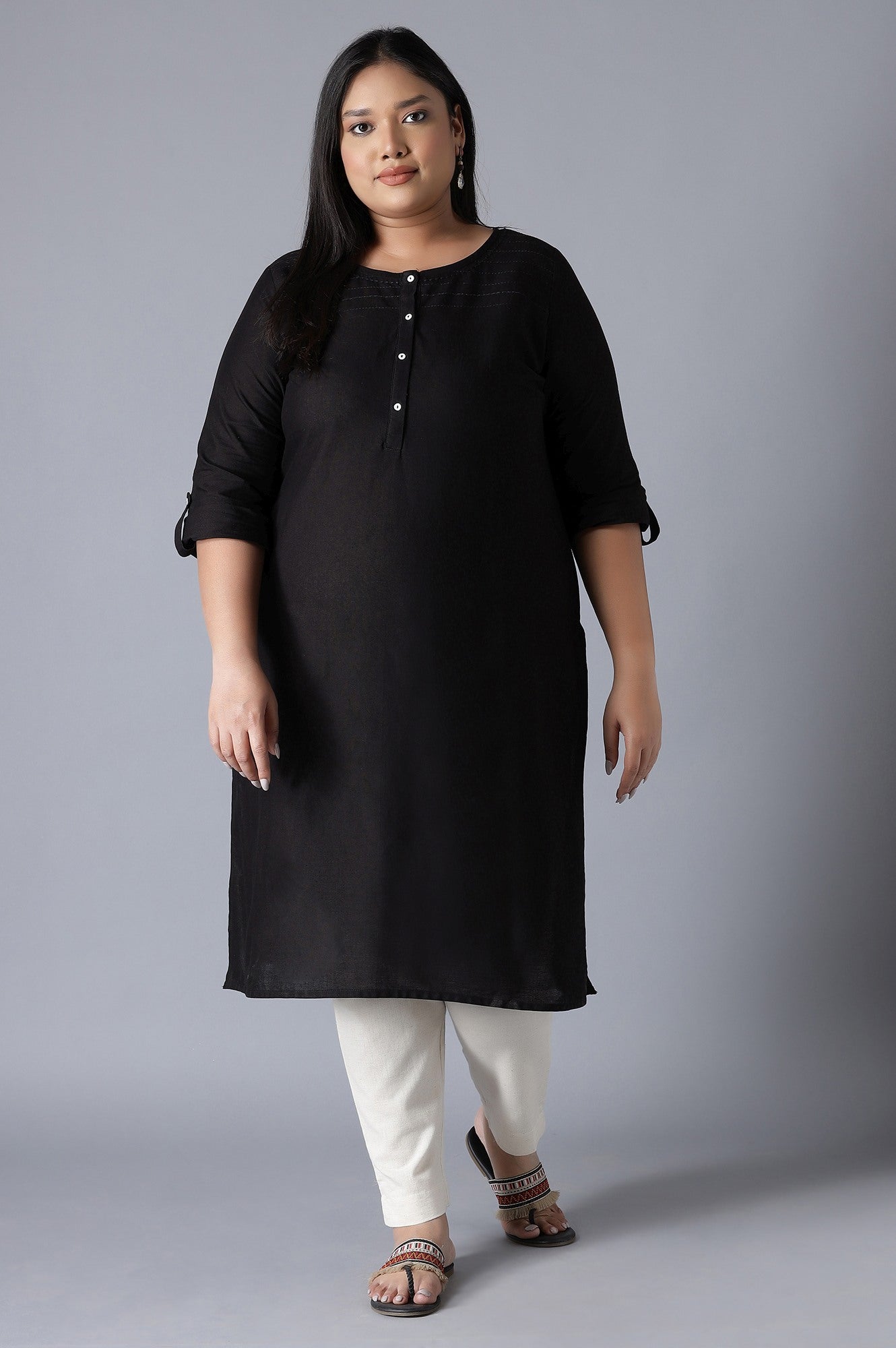 W for Woman Black Round Neck Solid kurta