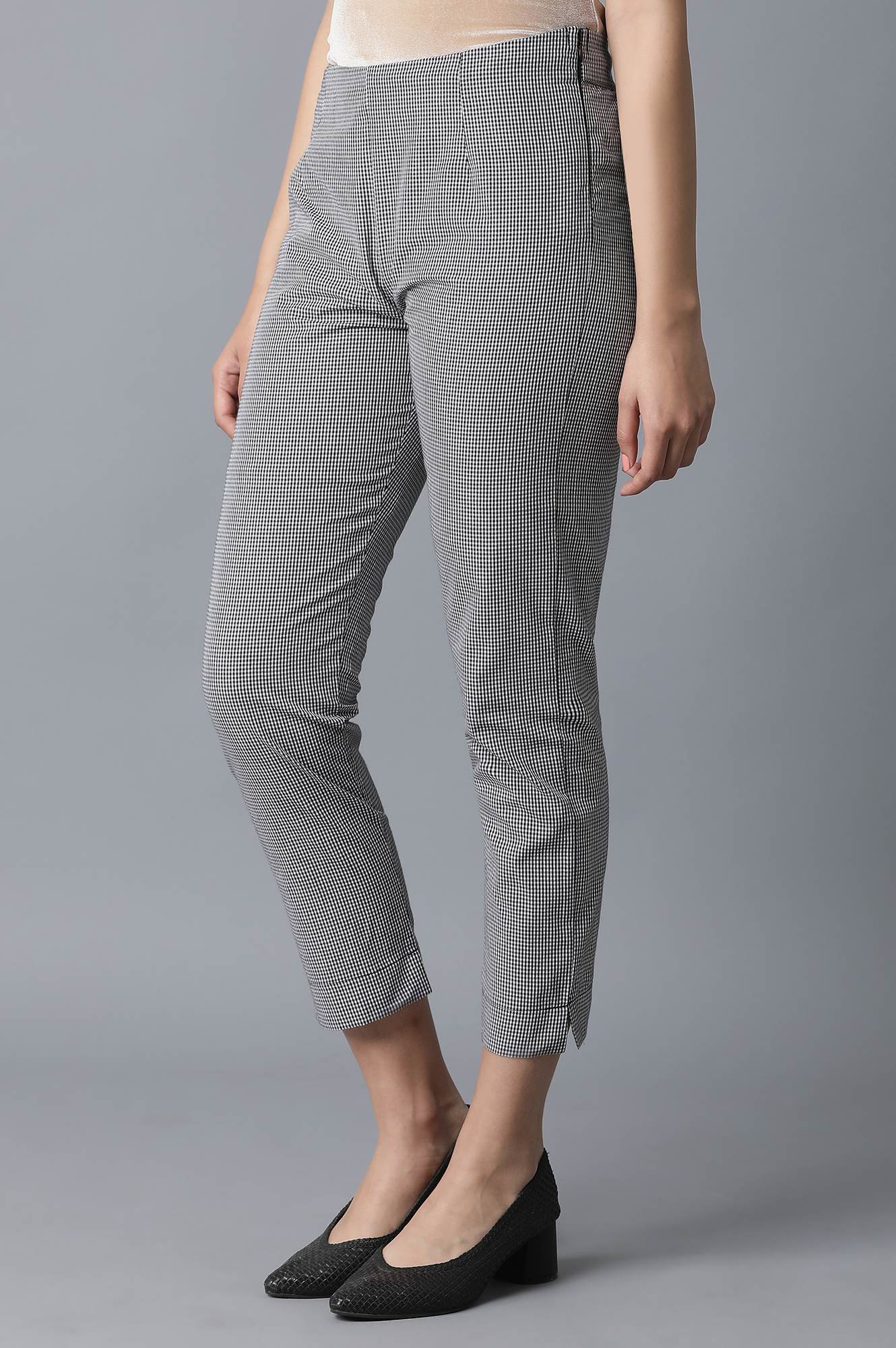 W for Woman Grey Polka Dots Rayon Flax A-Line Kurta and Slim Pant Set