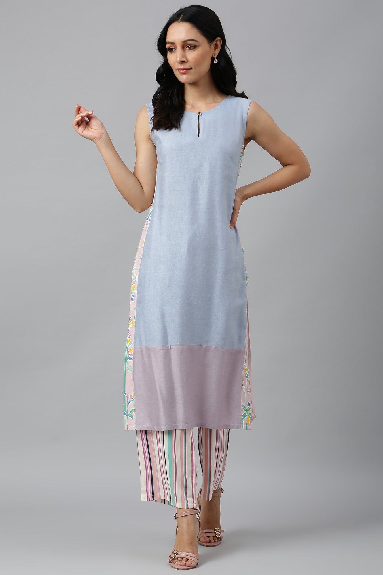 W for Woman Blue Sleeveless Rayon Flax kurta