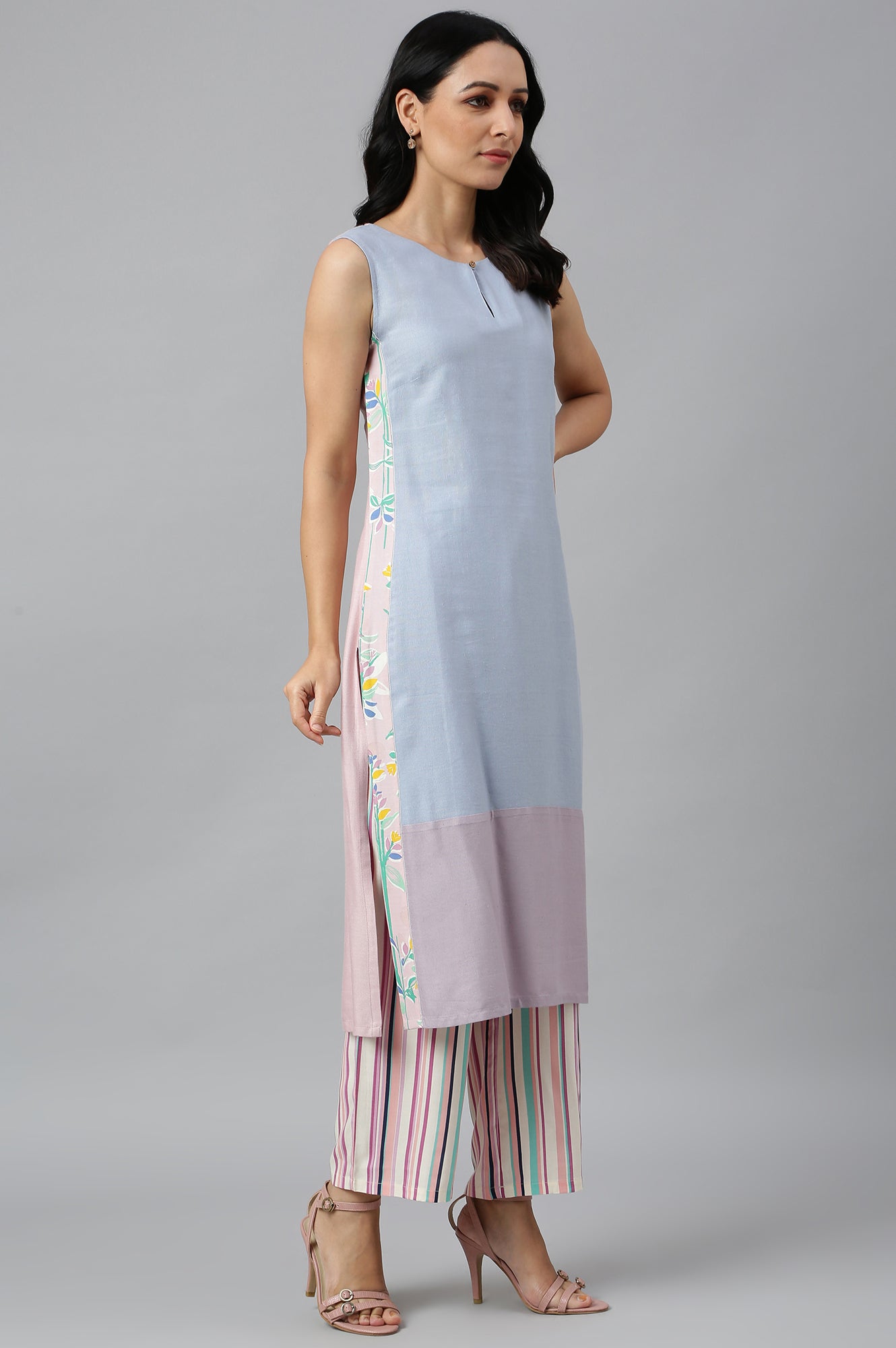 W for Woman Blue Sleeveless Rayon Flax kurta