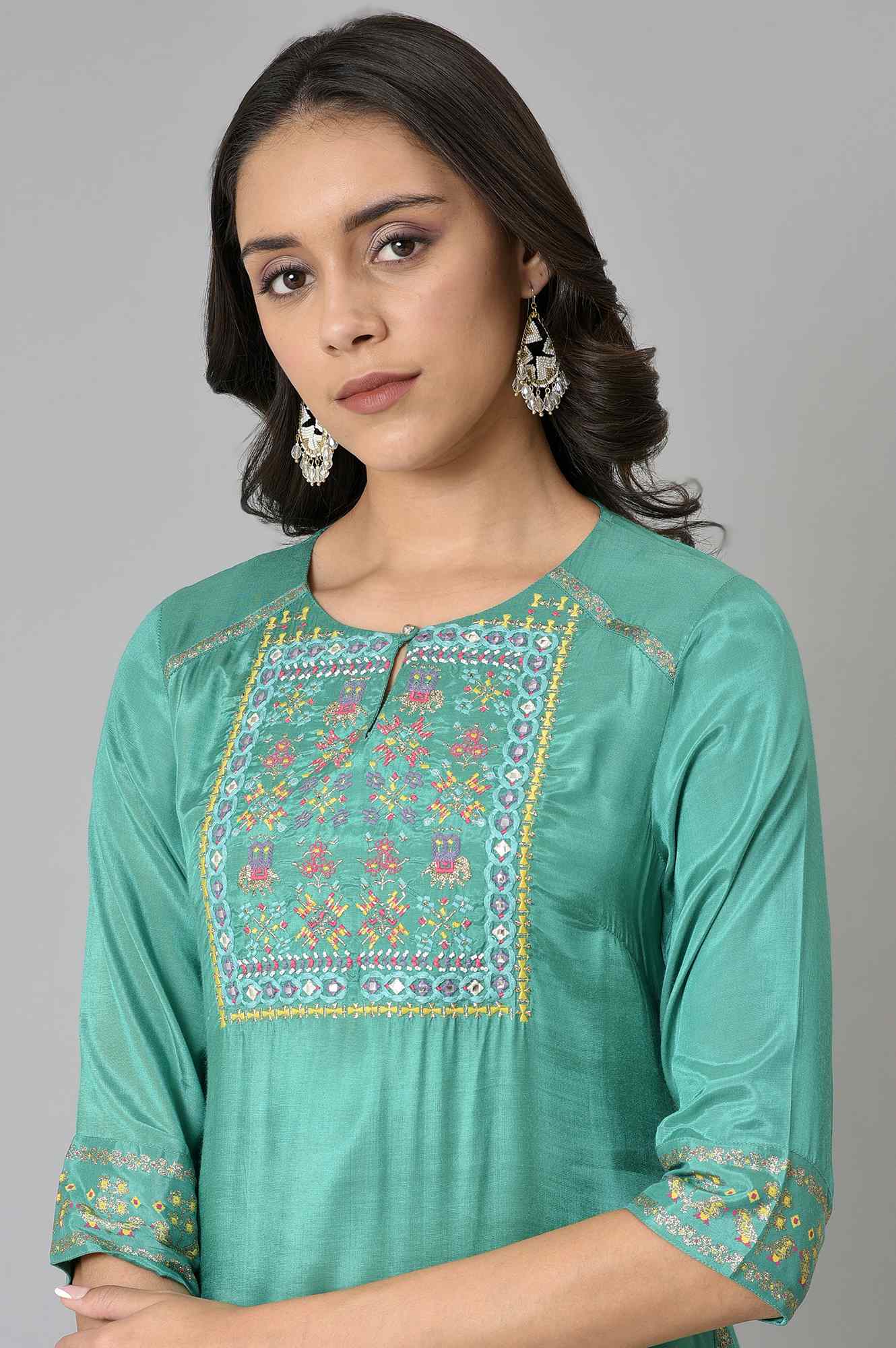 W for Woman Green Thread Embroidery Straight Kurta and Slim Pant Set