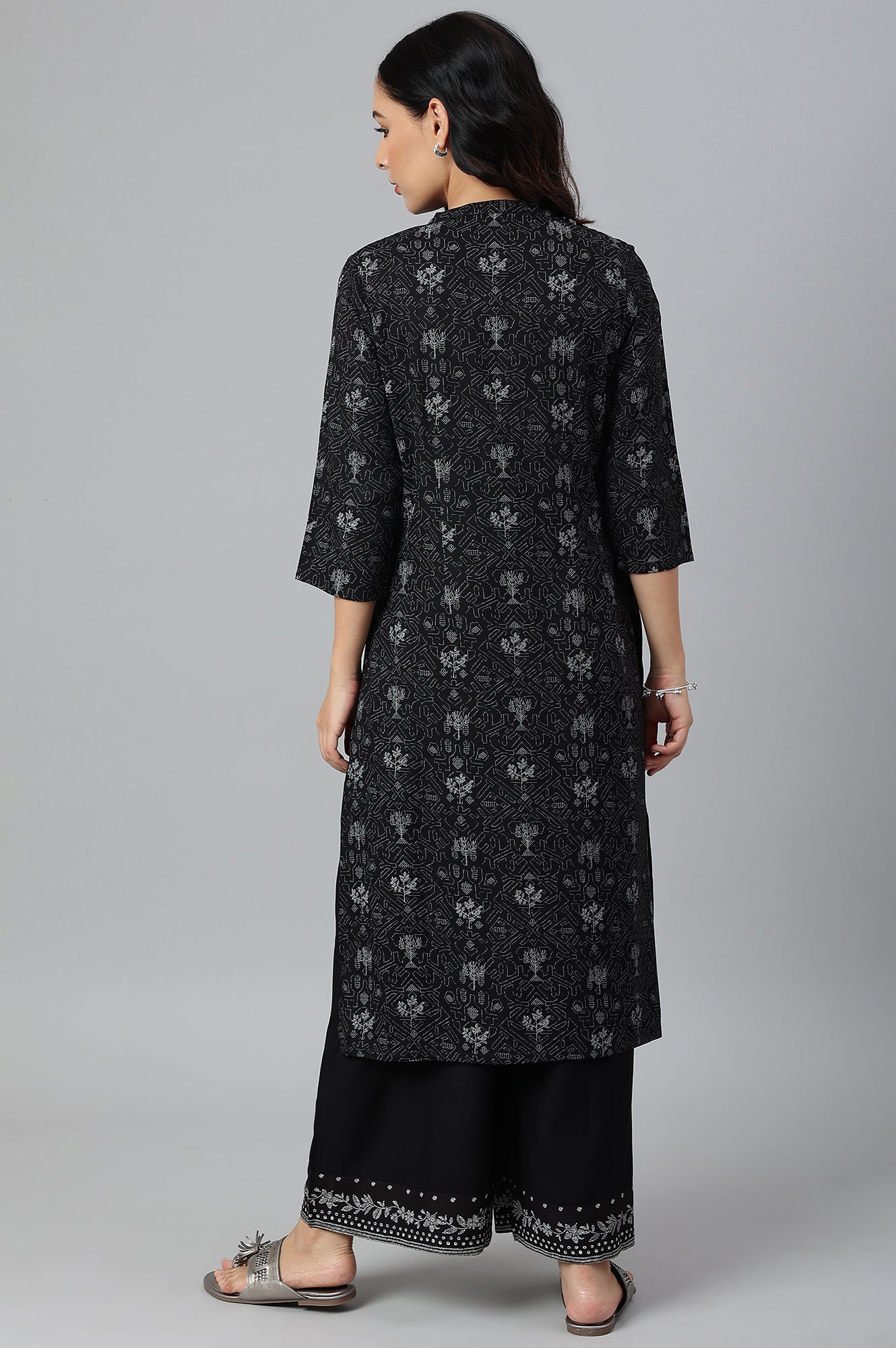 W for Woman Black Floral Print kurta With Shoulder Panels