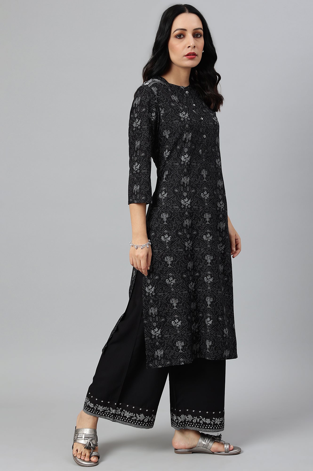 W for Woman Black Floral Print kurta With Shoulder Panels