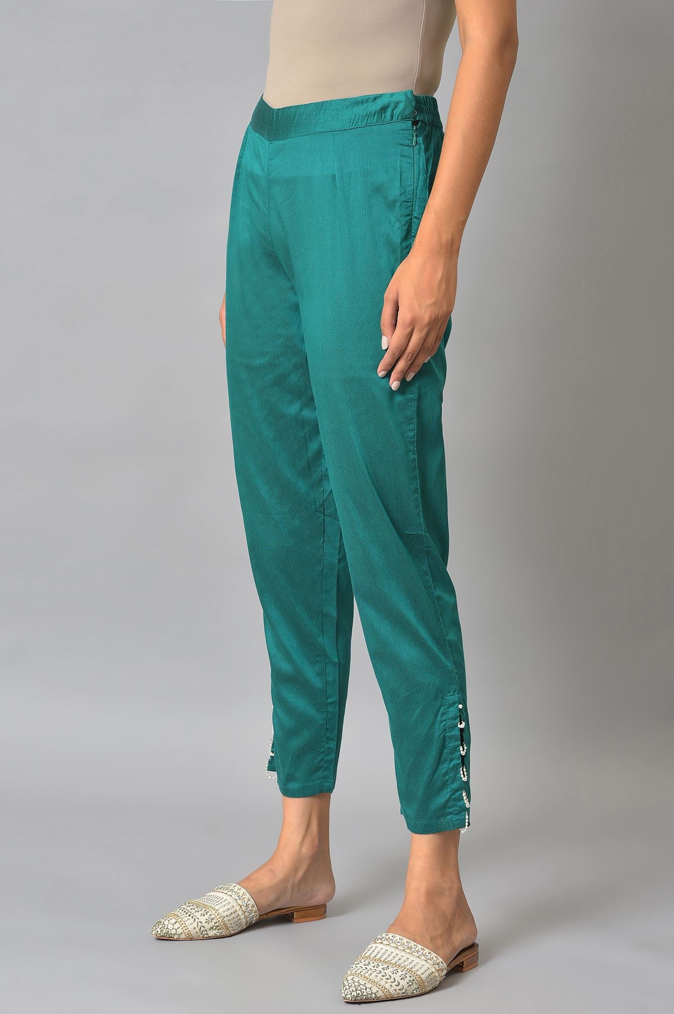 W for Woman Green Thread Embroidery Straight Kurta and Slim Pant Set
