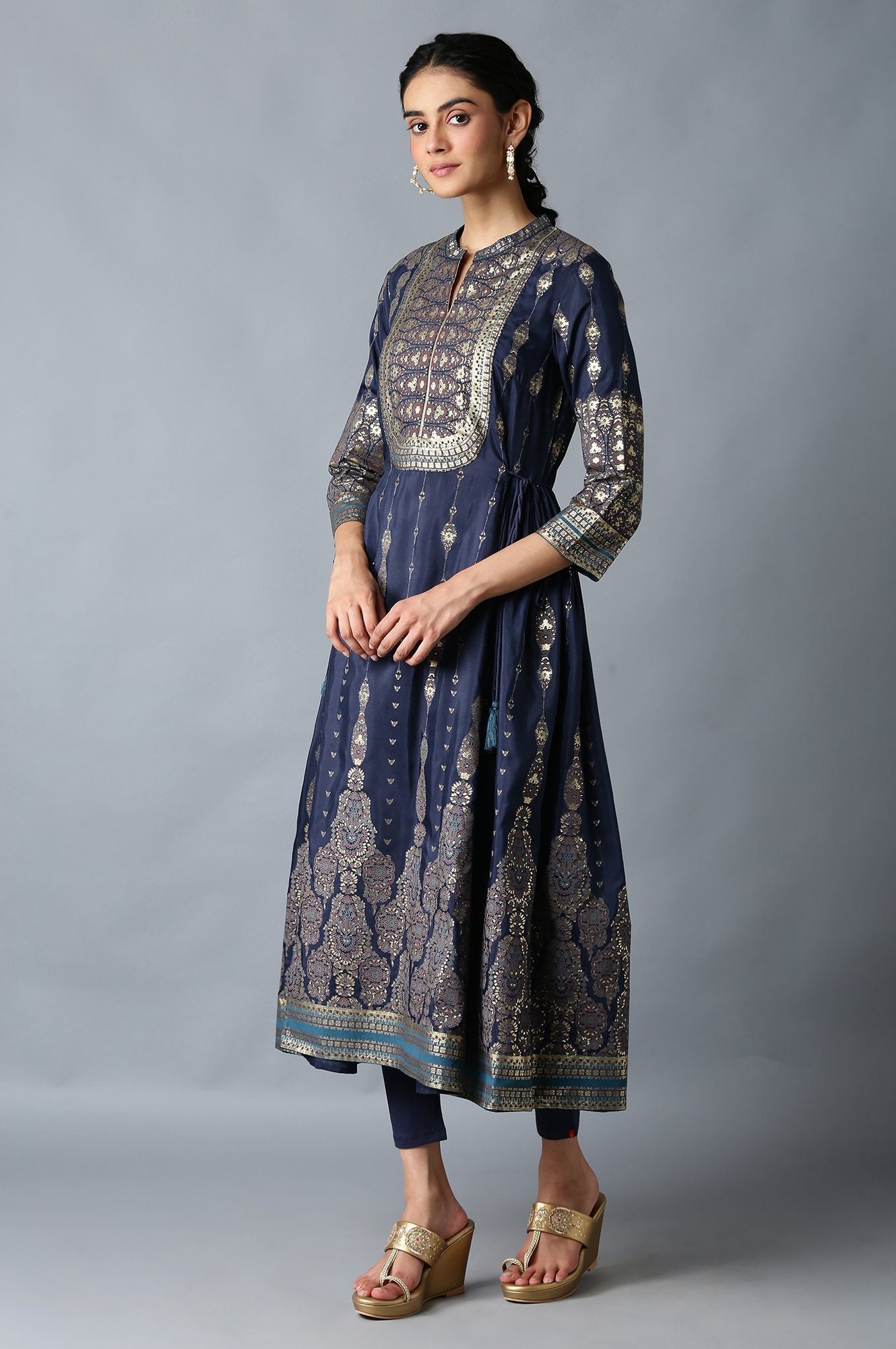 W for Woman Navy Blue Foil Floral Print kurta with Tights
