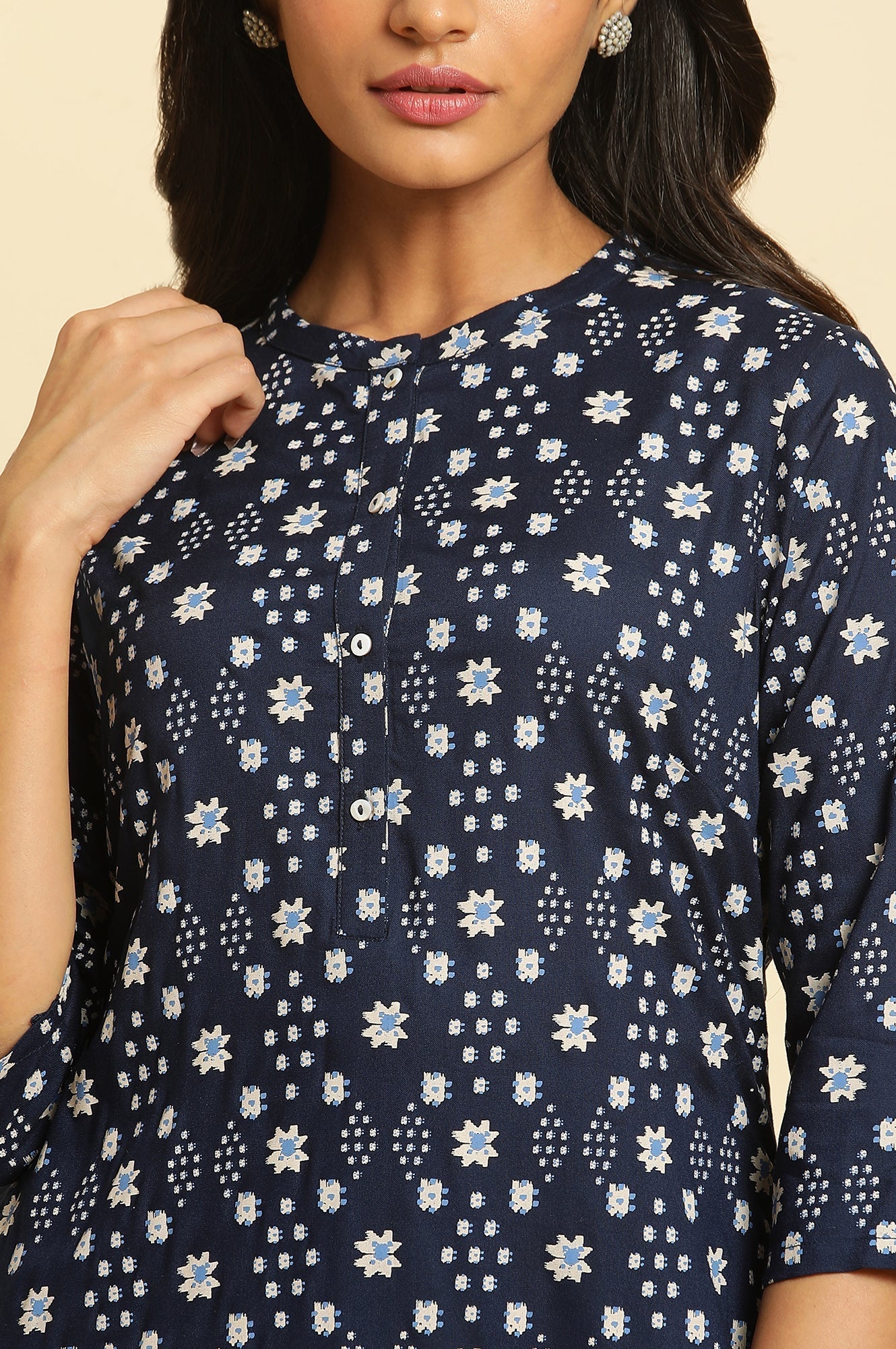 W for Woman Dark Blue Geometric Printed Rayon Straight Kurta and Slim Pant Set