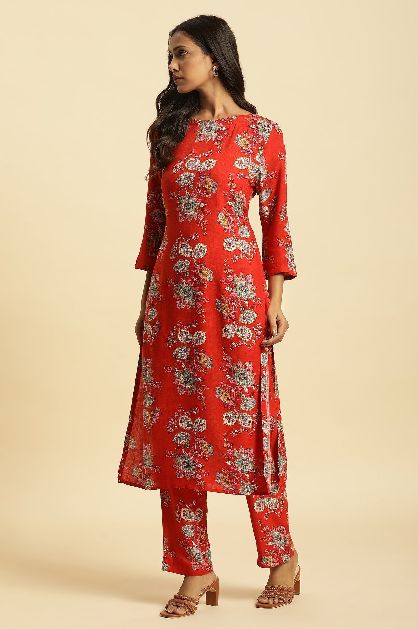 W for Woman Red Floral Printed Straight Kurta And Straight Pants Co-Ord Set