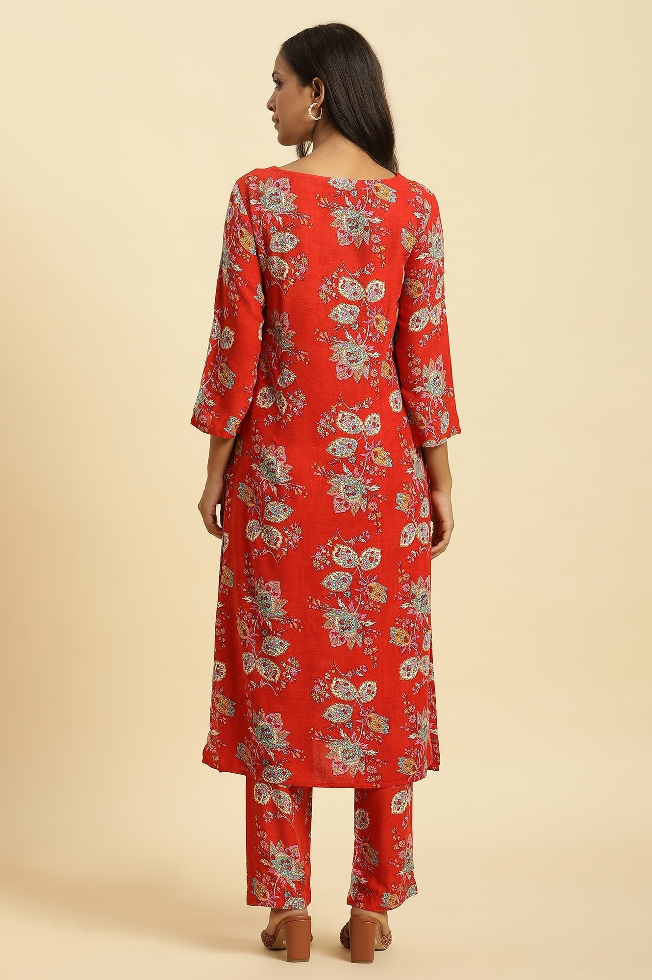 W for Woman Red Floral Printed Straight Kurta And Straight Pants Co-Ord Set